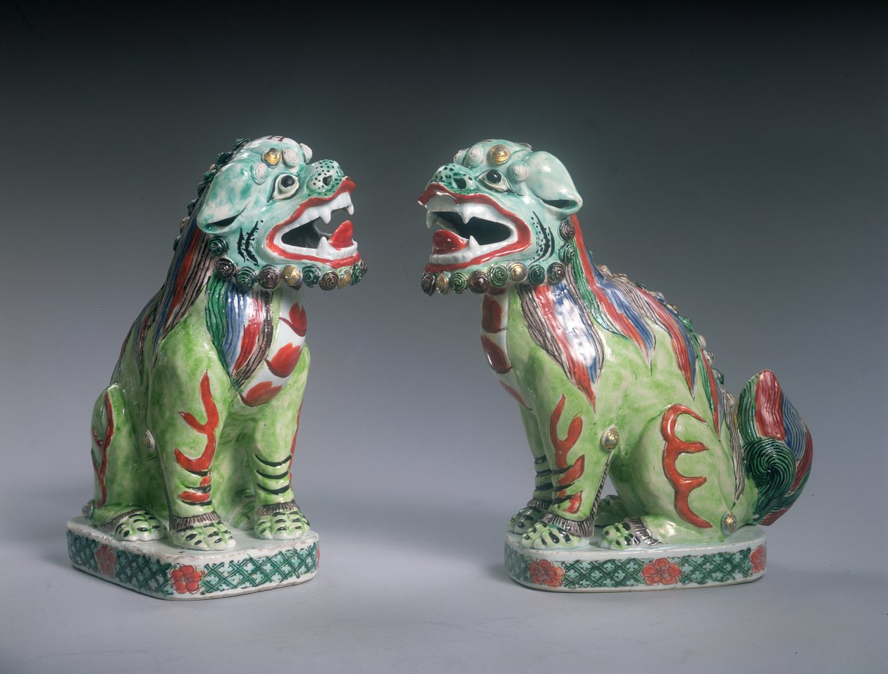 Par Famille Verte Lions, Kangxi-perioden (1662-1722) (porselen) av Qing Dynasty Chinese School