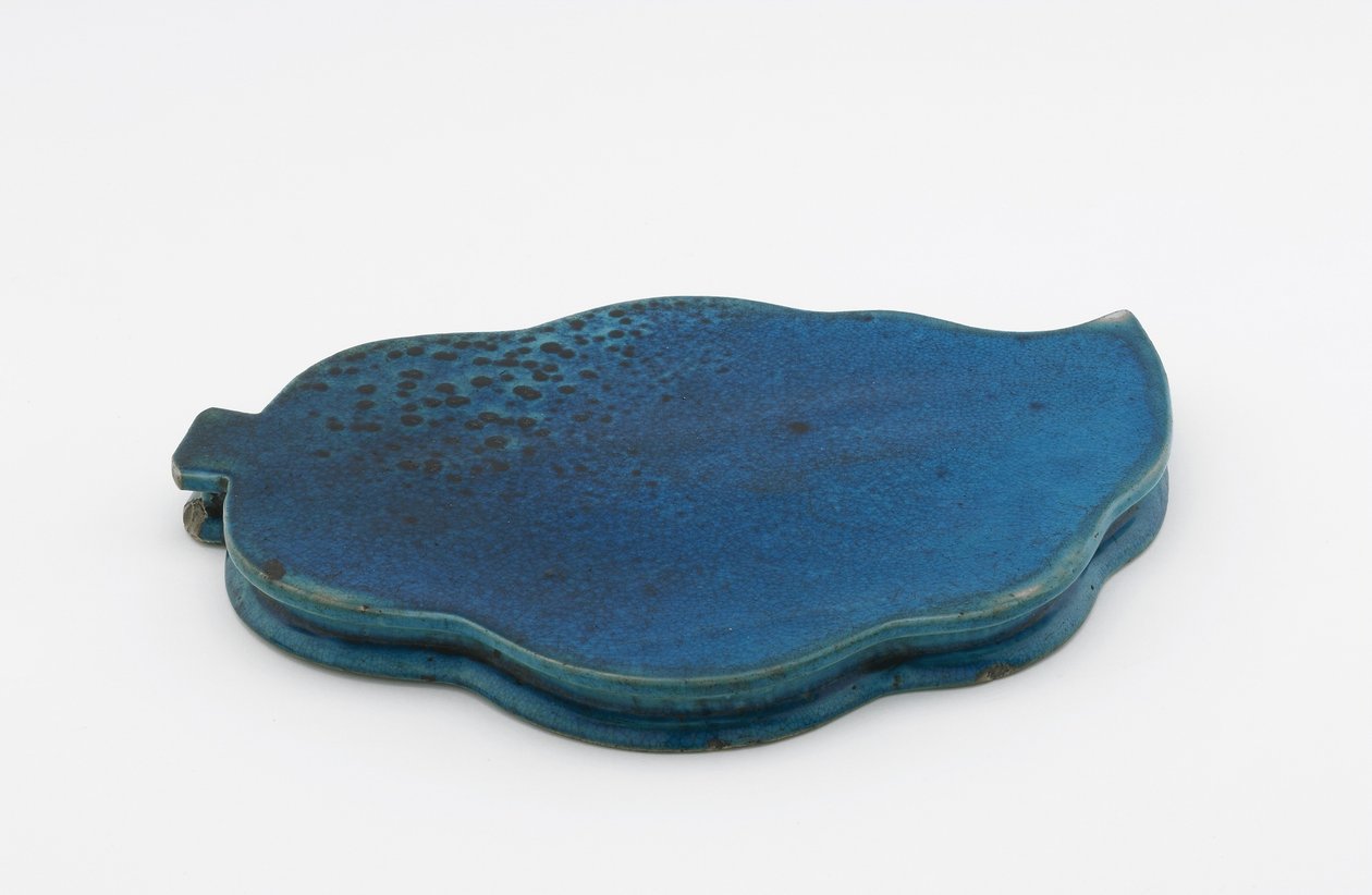 Stativ i form av et blad, 1700-1800-tallet (keramikk) av Qing Dynasty Chinese School