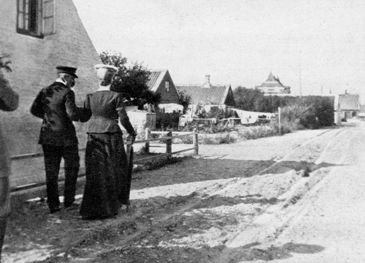 Landgang i Skagen, Danmark, 1908. av Queen Alexandra