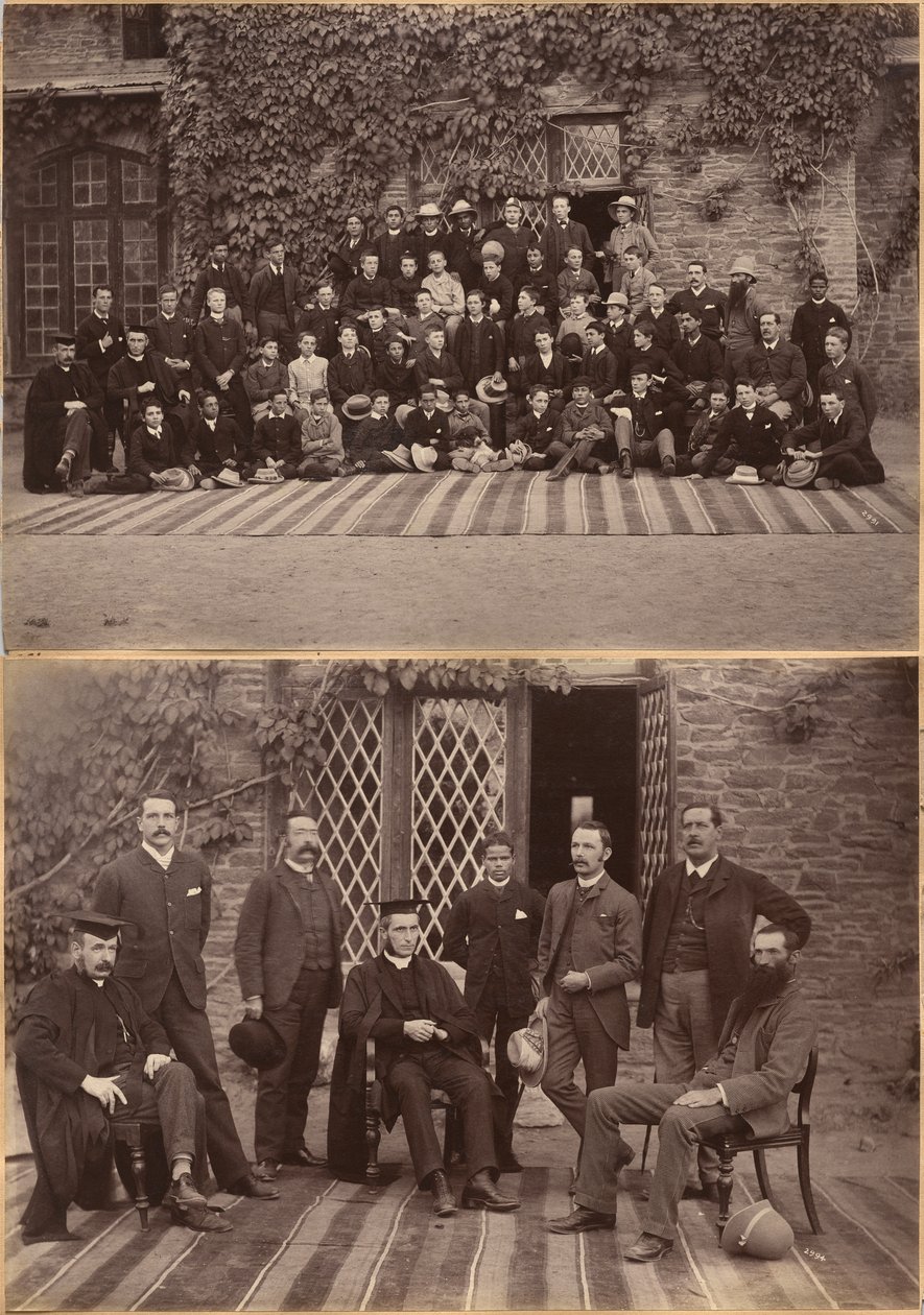 Rektor og lærere ved Bishop Cotton School, Shimla (forside); elever i mellomklassen og ansatte ved Bishop Cotton School, Shimla (bakside) av Raja Deen Dayal