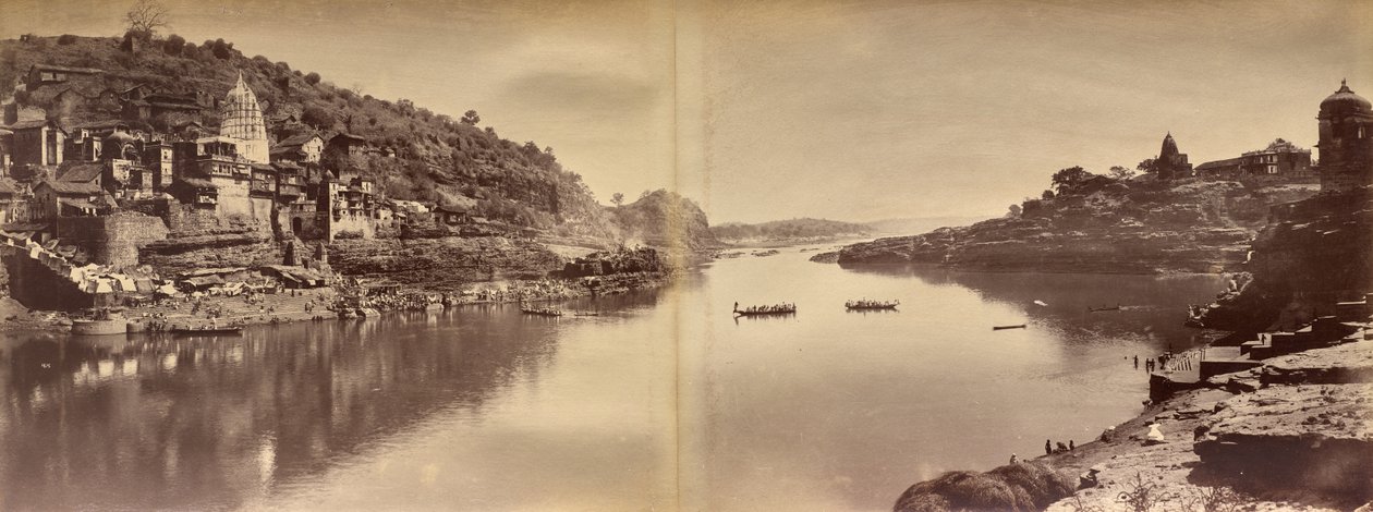 Todelt panorama med utsikt over Narmada-elven ved Omkareshwar av Raja Deen Dayal