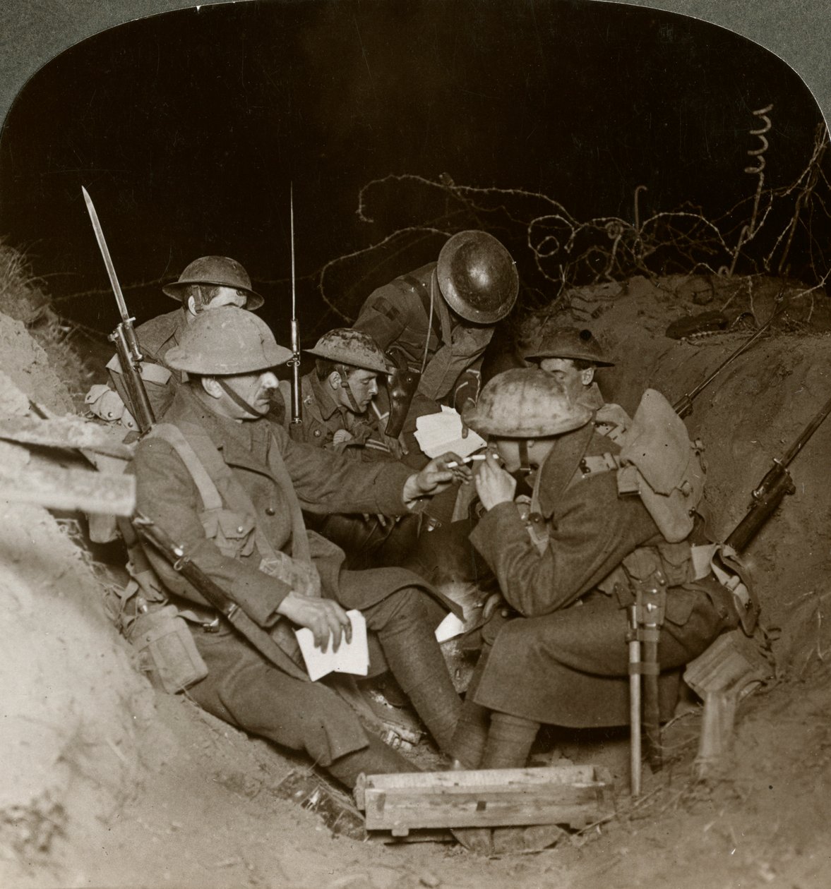 En kveld i reservegravene ved Beaumont Hamel, Frankrike, første verdenskrig, 1914-1918 av Realistic Travels Publishers