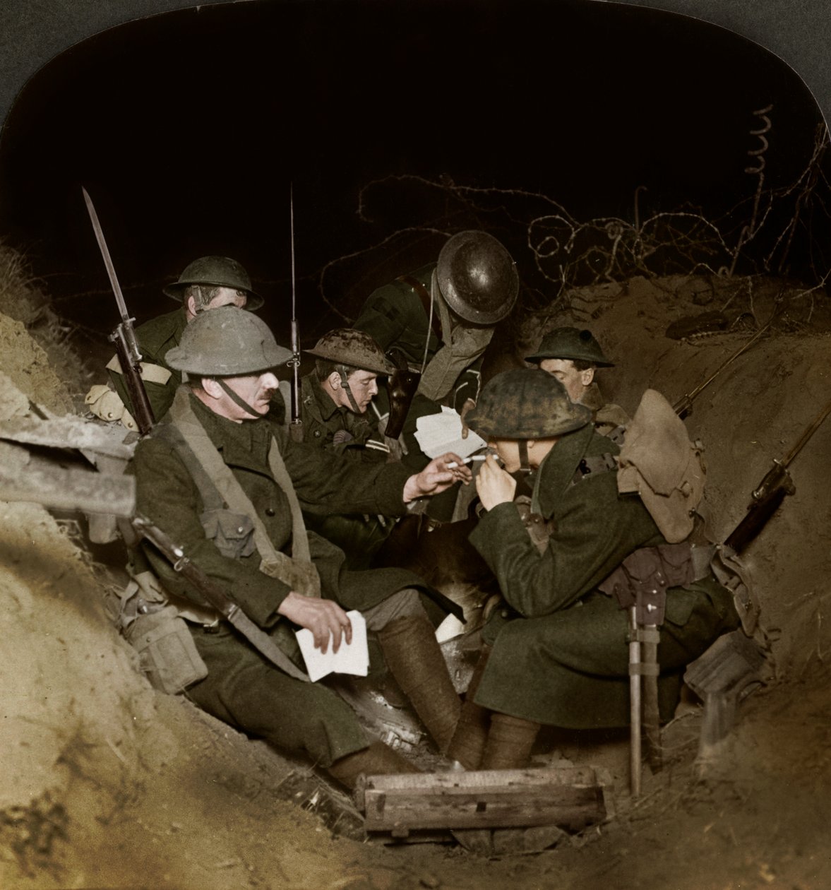 En kveld i reservegravene ved Beaumont Hamel, Frankrike, første verdenskrig, 1914-1918. av Realistic Travels Publishers