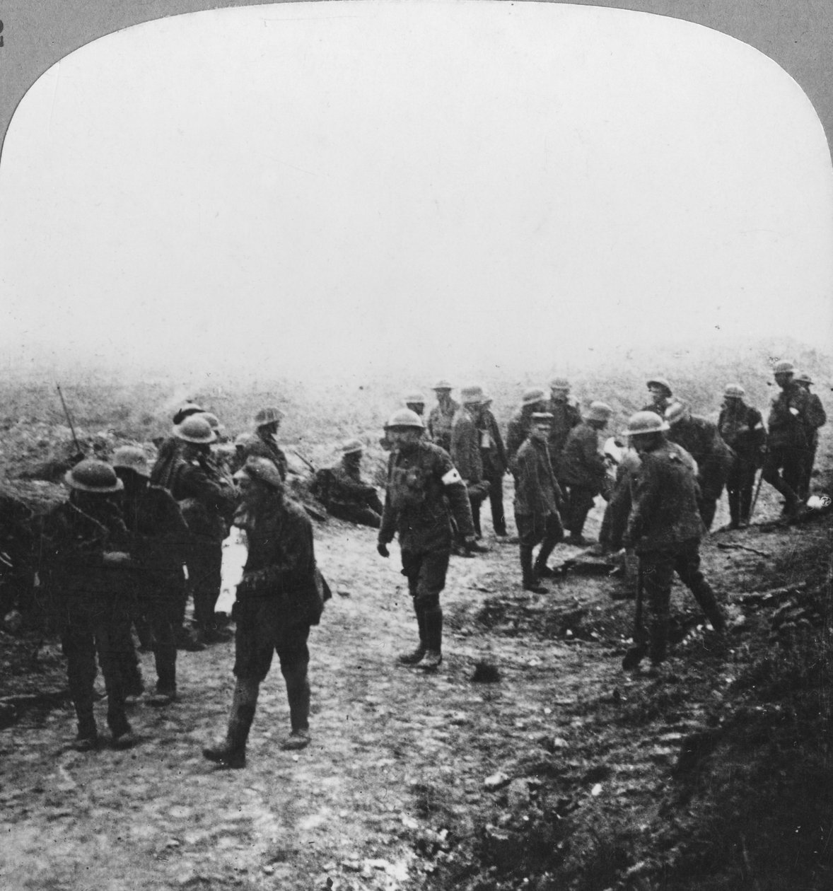 Behandle de sårede på Menin Road, Ypres, Flandern, Belgia, første verdenskrig, c1914-c1918 av Realistic Travels Publishers
