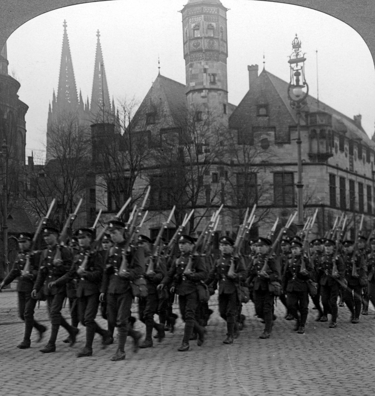 Britiske tropper marsjerte i Köln, Tyskland, 1918-1926. av Realistic Travels Publishers