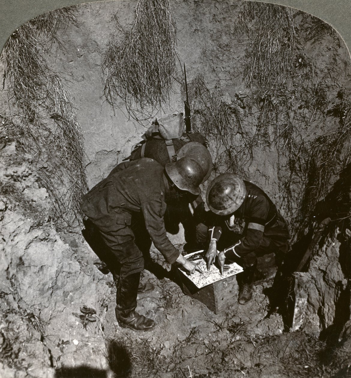 Fanget tysk fange som ga informasjon til fangerne sine, første verdenskrig, 1914-1918. av Realistic Travels Publishers