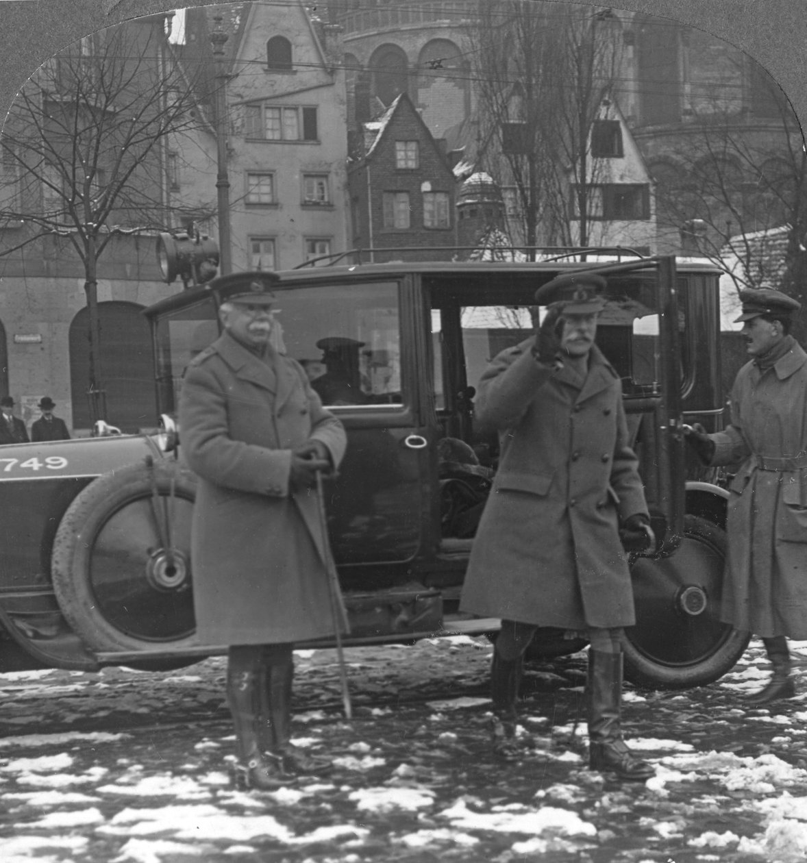 Feltmarskalk jarl Haig ankommer Köln, Tyskland, c1919-c1920 av Realistic Travels Publishers