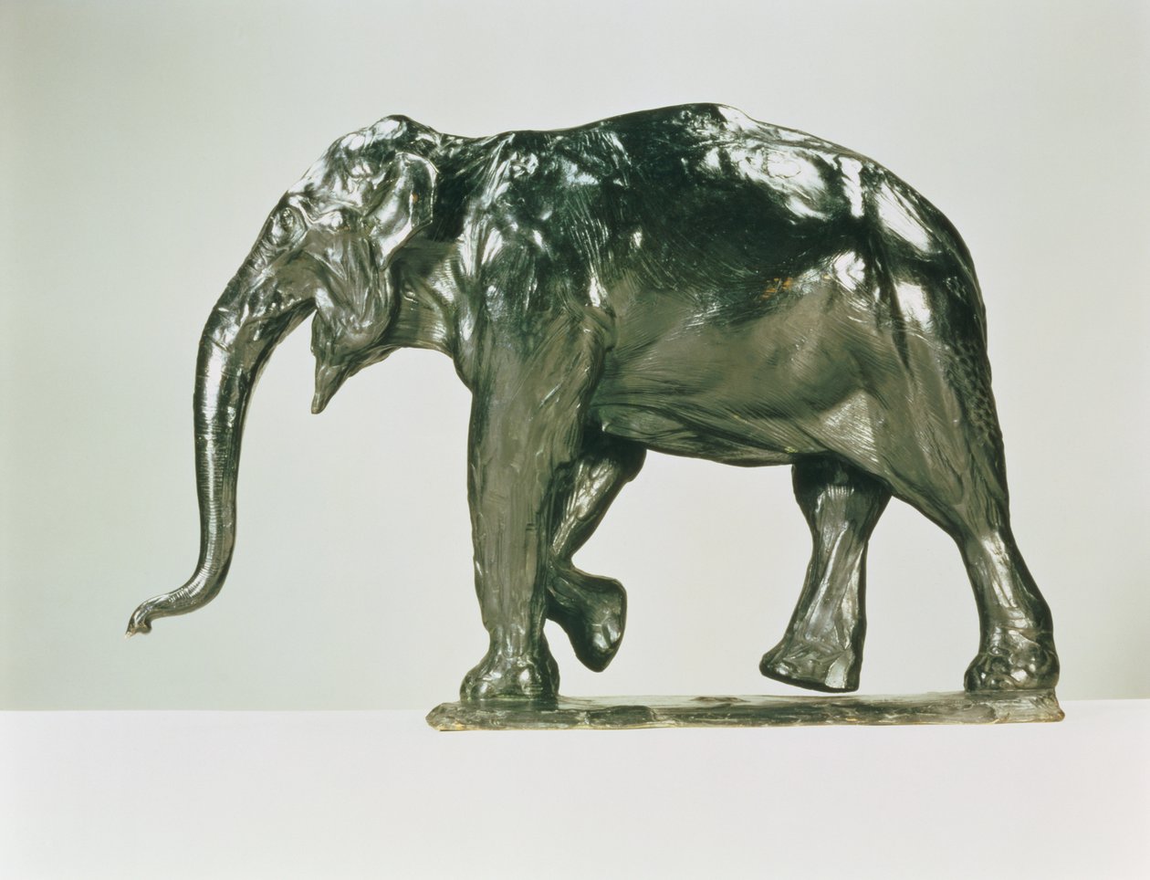 Hvit elefant (bronse) av Rembrandt Bugatti