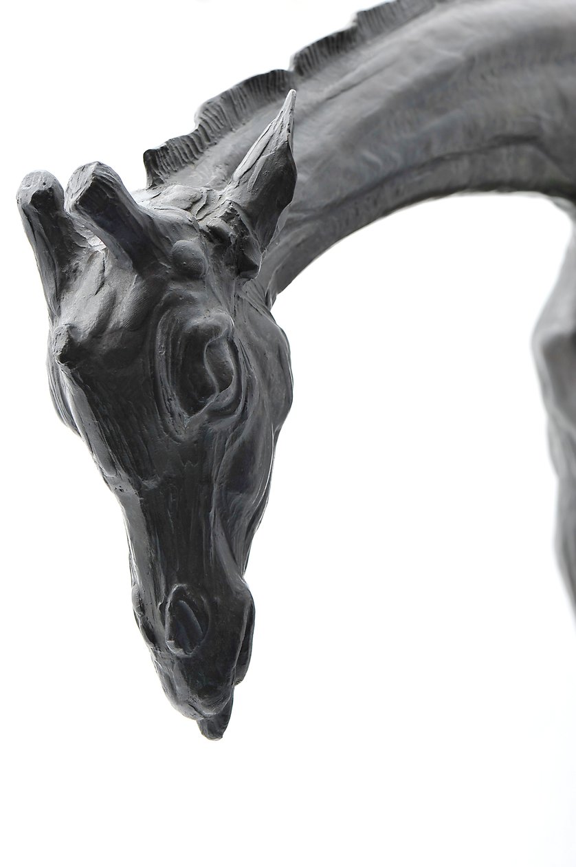 Stor giraff med senket hode, modellert 1909-10, støpt før 1913 (bronse) (se også 3084917-43) av Rembrandt Bugatti