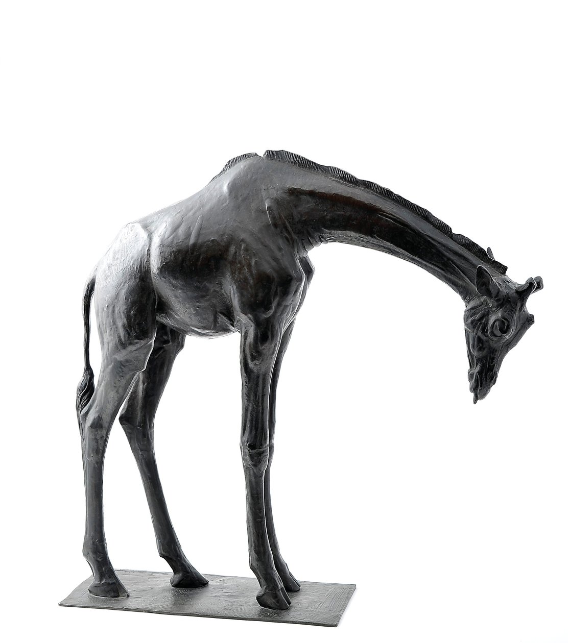 Stor giraff med senket hode, modellert 1909-10, støpt før 1913 av Rembrandt Bugatti