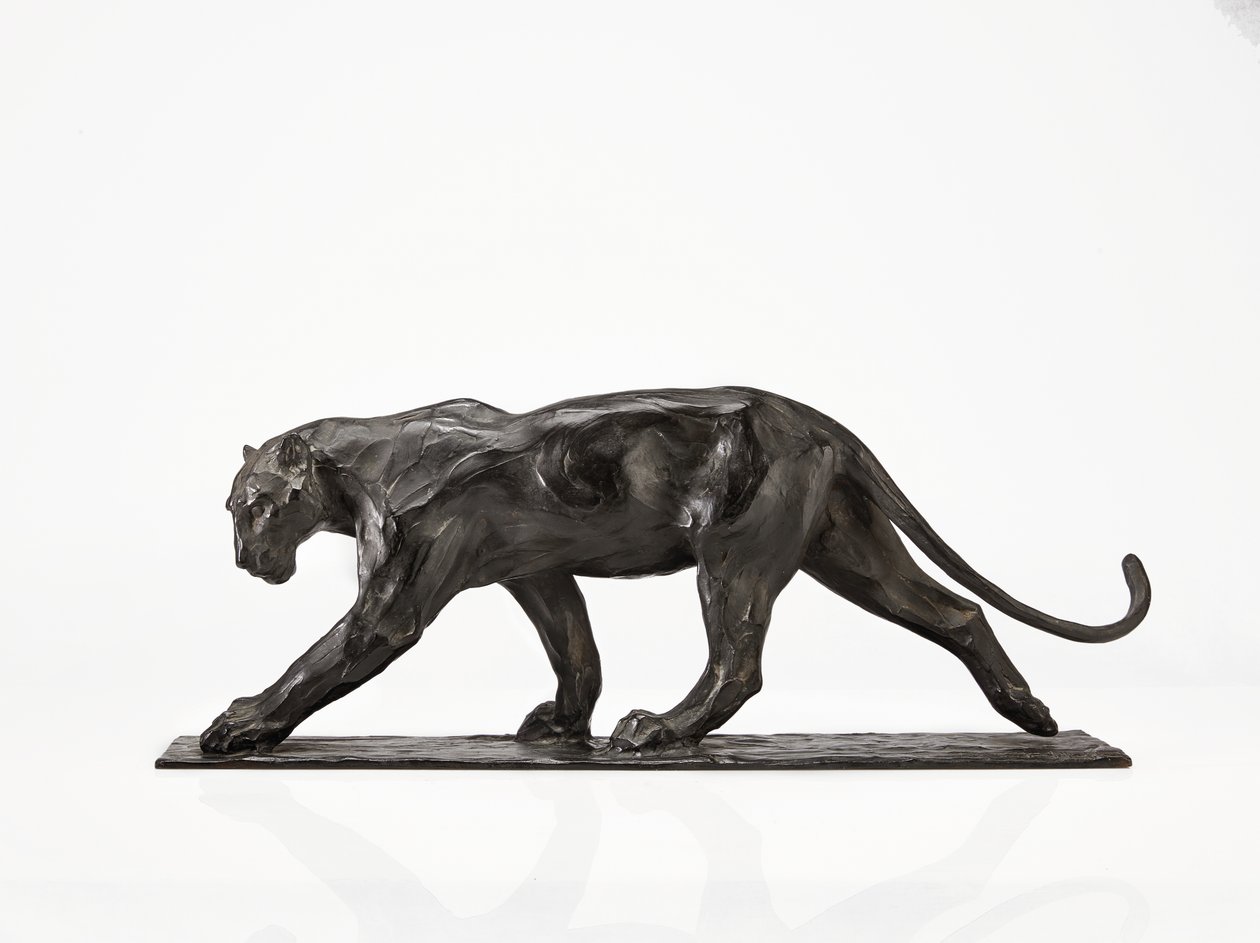 Panther walking, bakre ben hevet, ca. 1904 av Rembrandt Bugatti