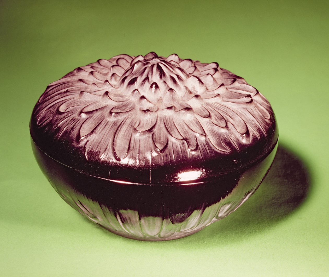 Svart glassboks, ca. 1902 (glass) av Rene Jules Lalique