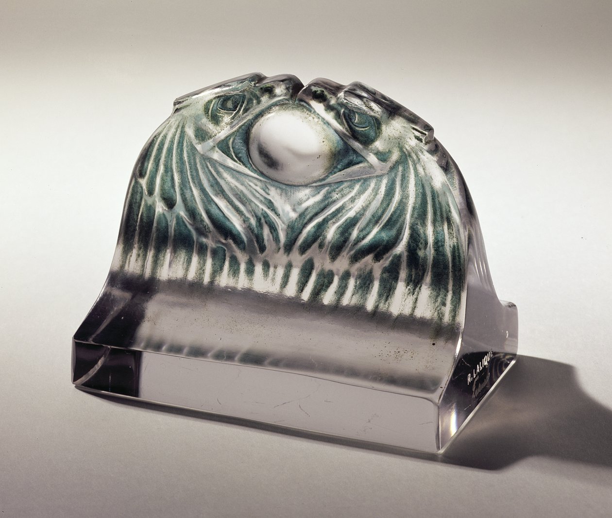 To ørner av Lalique, ca. 1902 av Rene Jules Lalique