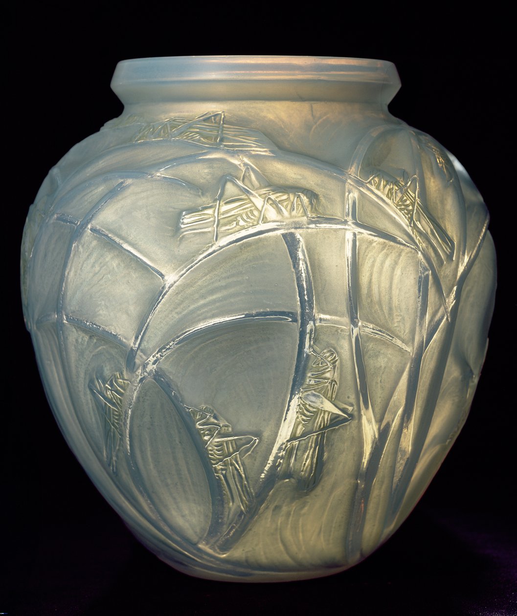 Grasshoppers, 1913 (blått opaliserende glass) av Rene Jules Lalique