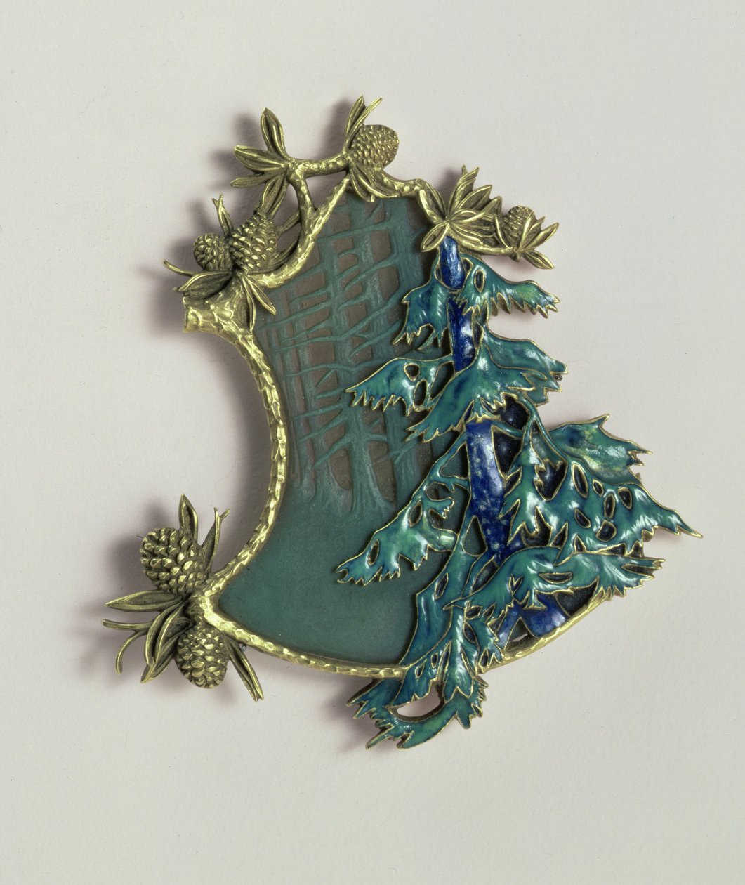 Vinterlandskapsheng, av Rene Jules Lalique (1860-1945), Paris, 1900-01 (gull, glass og champleve-emalje) av Rene Jules Lalique