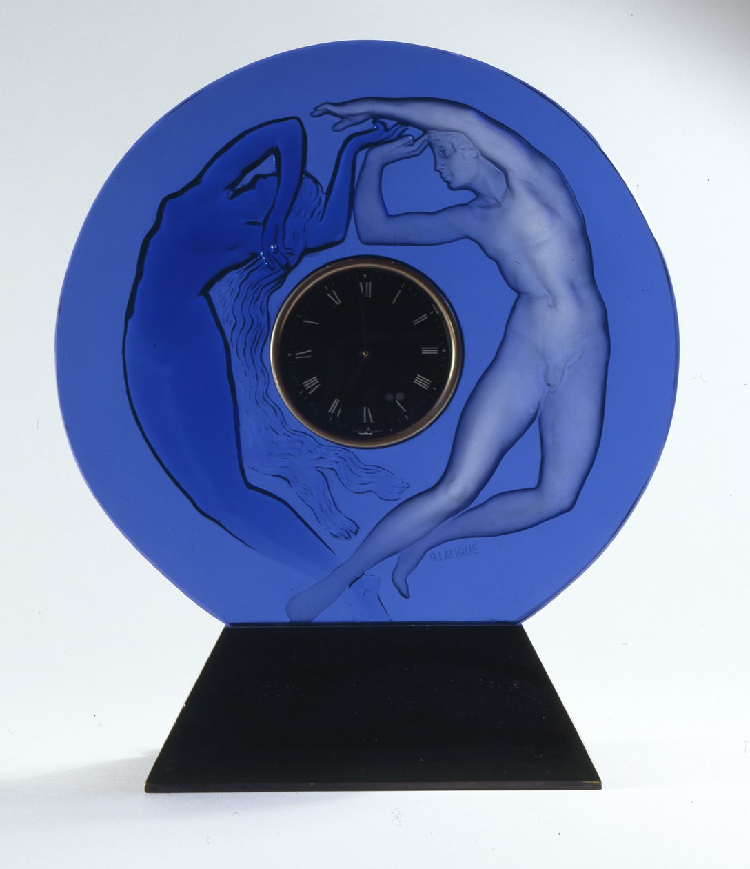 Dag og natt, 1926 (klokkeomkrets av glass) av Rene Jules Lalique