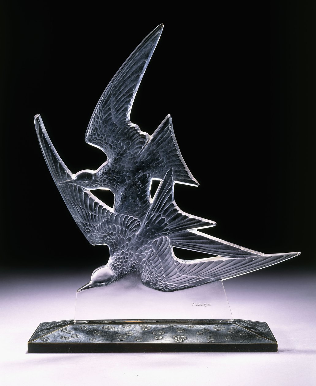 Svaler nr. 1107 av Rene Jules Lalique