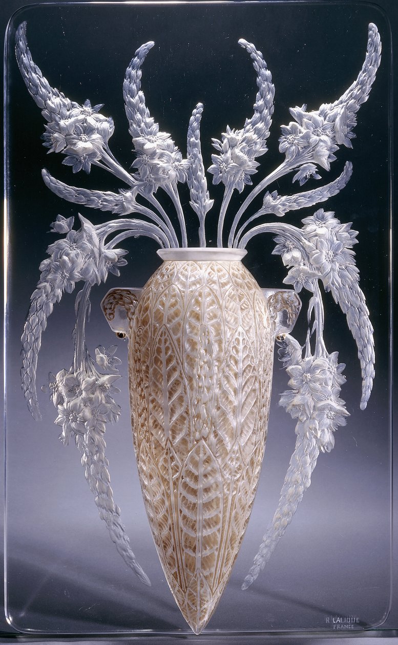 Vase Veronique; en av et par støpte glassapplikasjoner, av Rene Jules Lalique