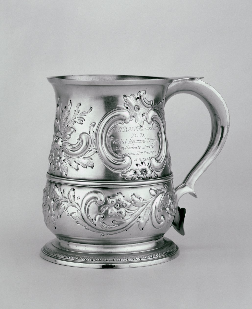 Håndtert krus, 1740-41, jaget og gravert ca. 1845 (sølv) av Richard and Cooke, Thomas Gurney