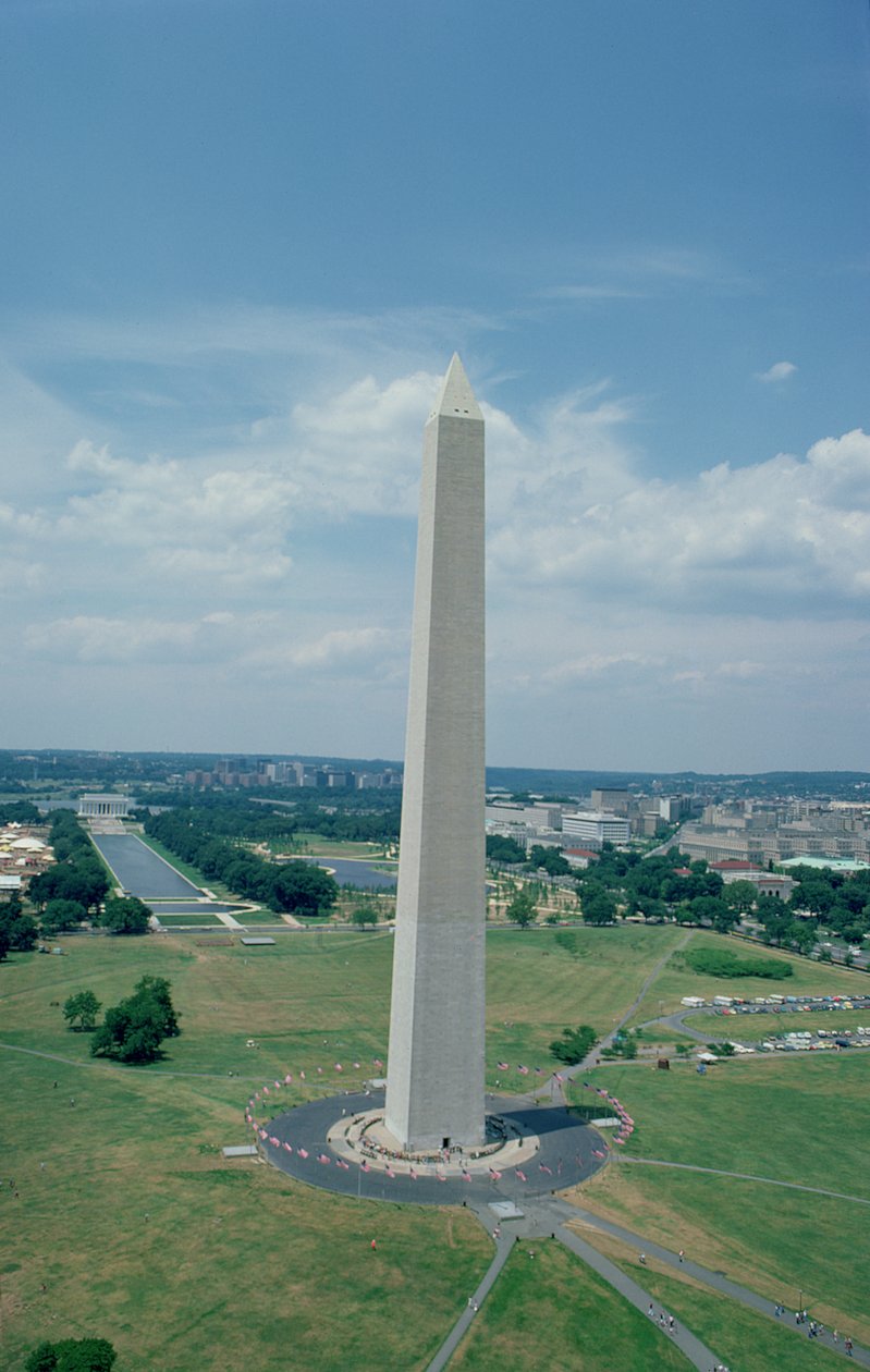 Washington-monumentet, bygget 1848-85 av Robert Mills