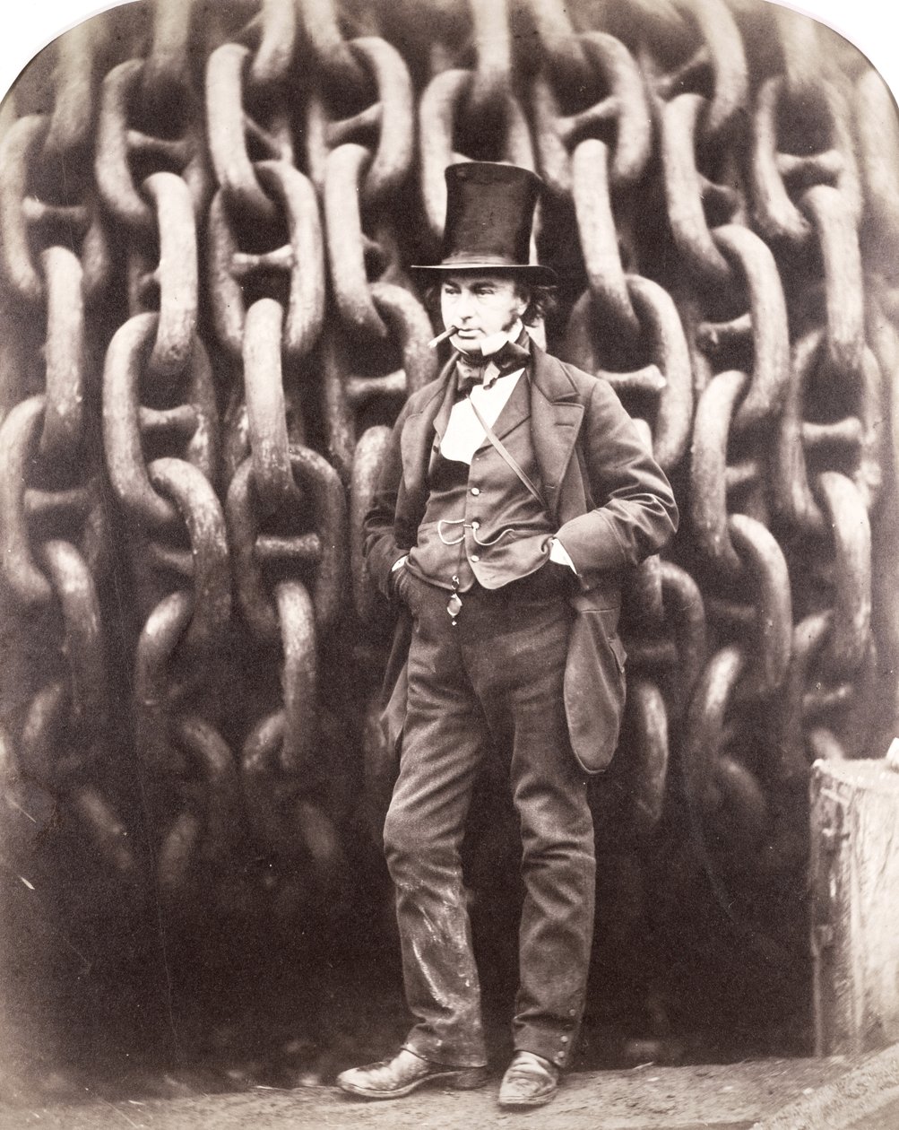 Isambard Kingdom Brunel, stående foran lanseringskjedene til 