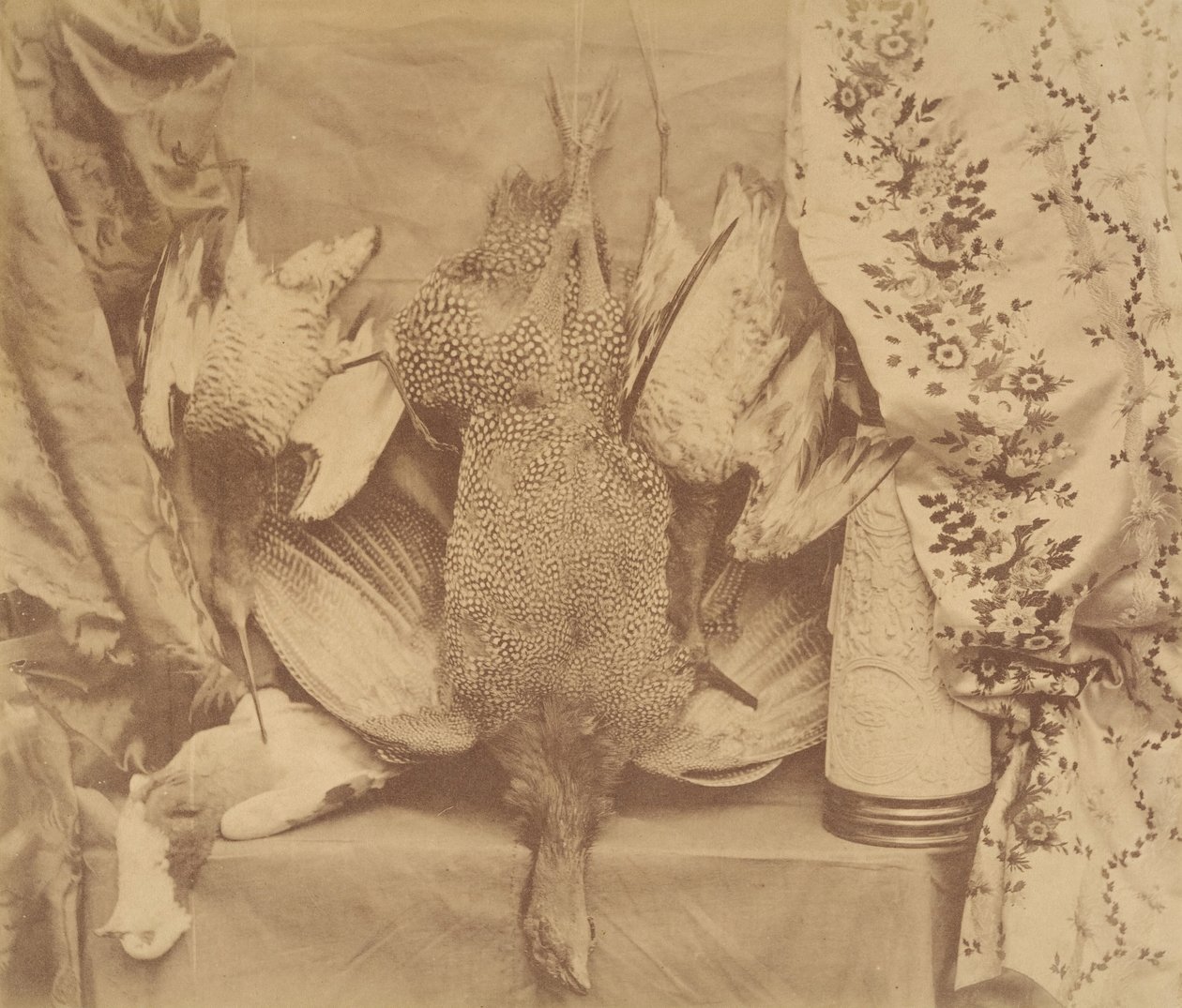 Stilleben og broderi, 1856. av Robert Wilfred Skeffington Lutwidge