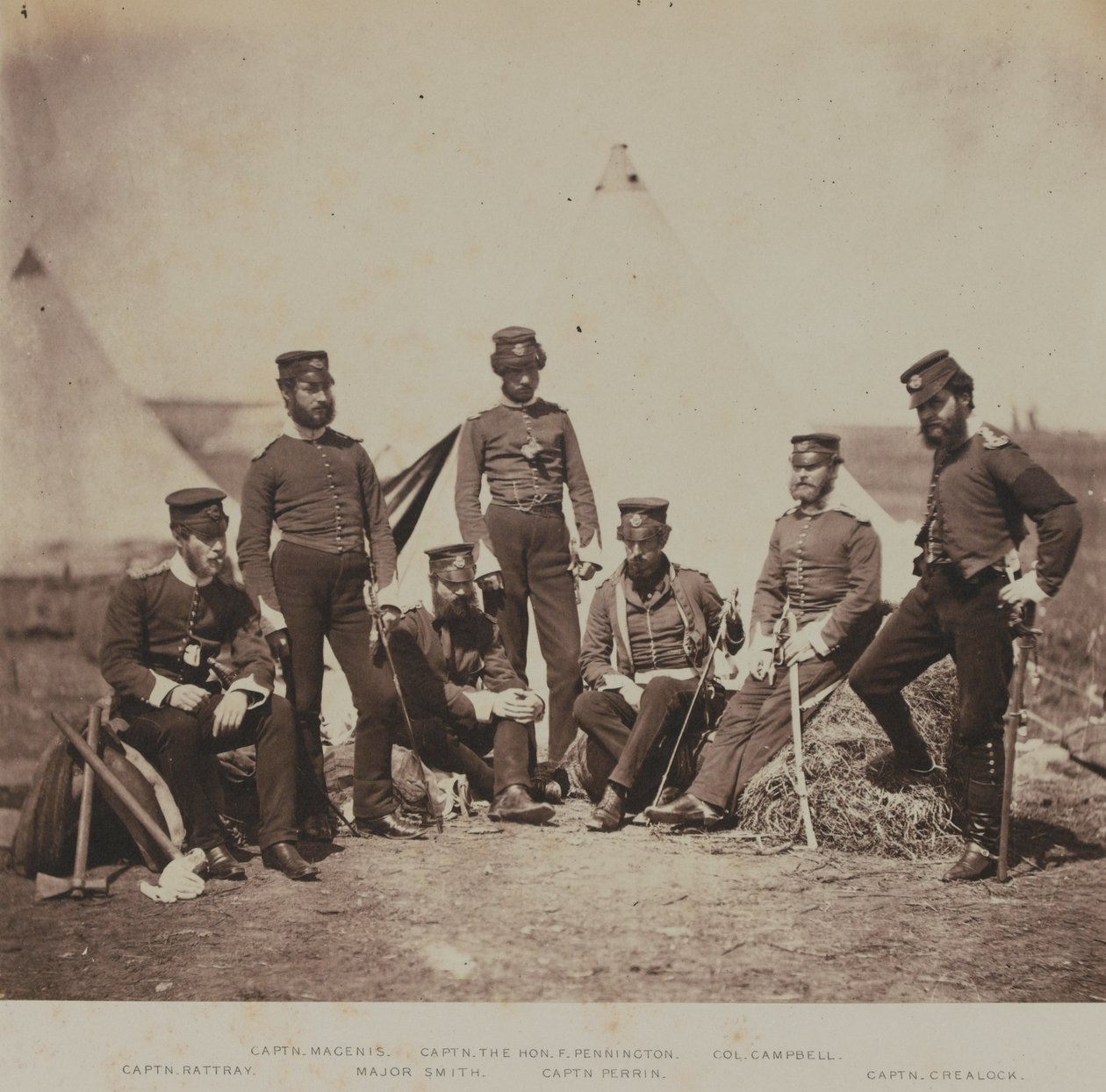 Offiserer fra 90th (Perthshire Volunteers) (Light Infantry) Regiment of Foot, fra et album med 52 fotografier assosiert med Krim-krigen, 1855 av Roger Fenton