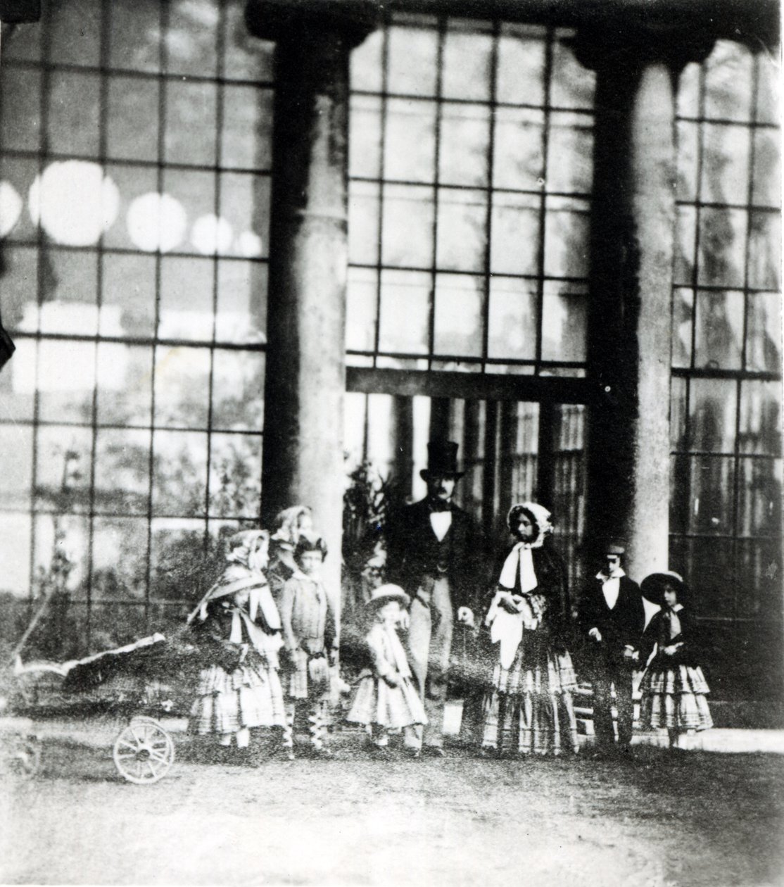 Dronning Victoria og Prins Albert med barna sine av Roger Fenton