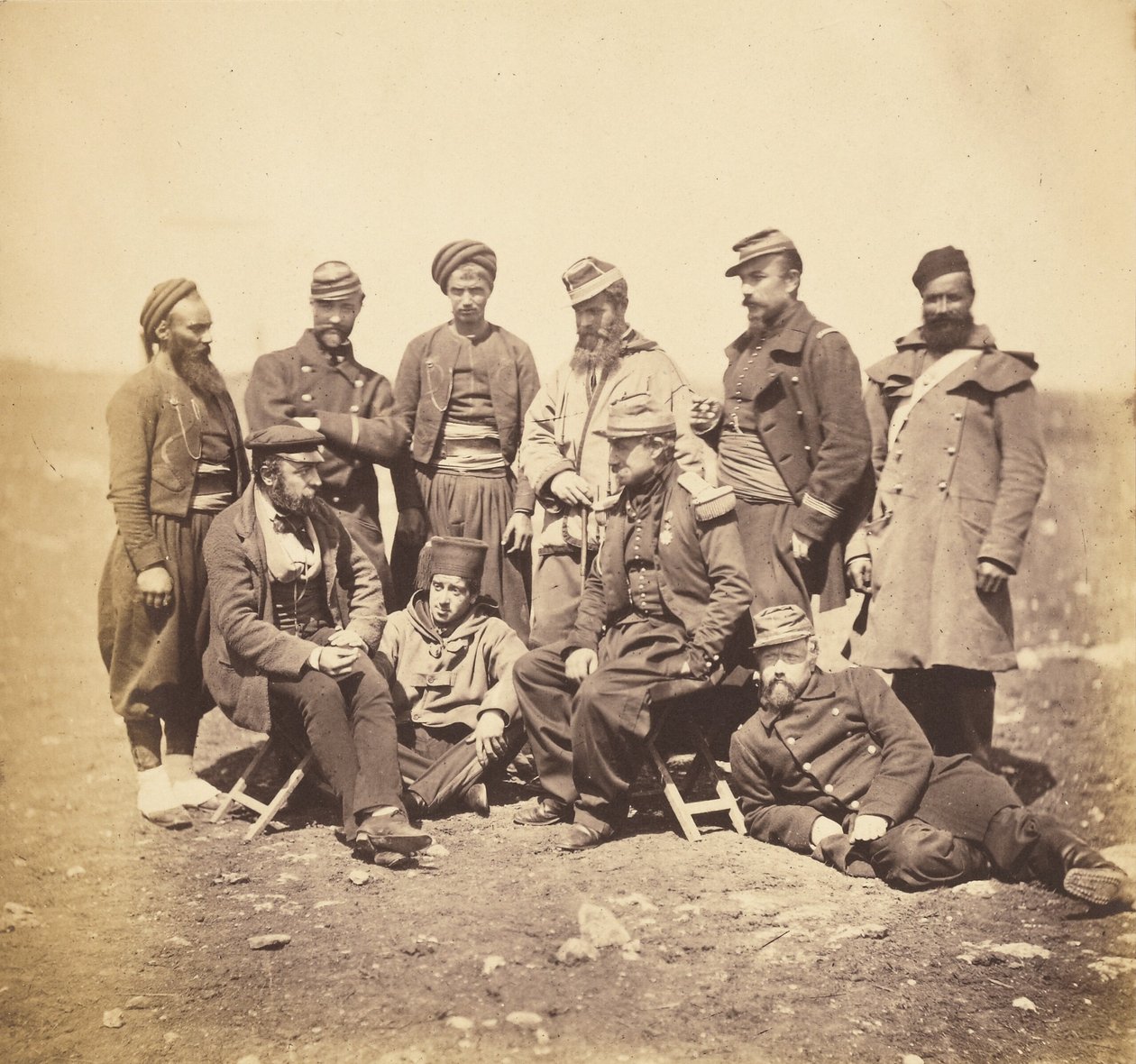 General Cissé samt offiserer og soldater fra general Bosquets divisjon av Roger Fenton