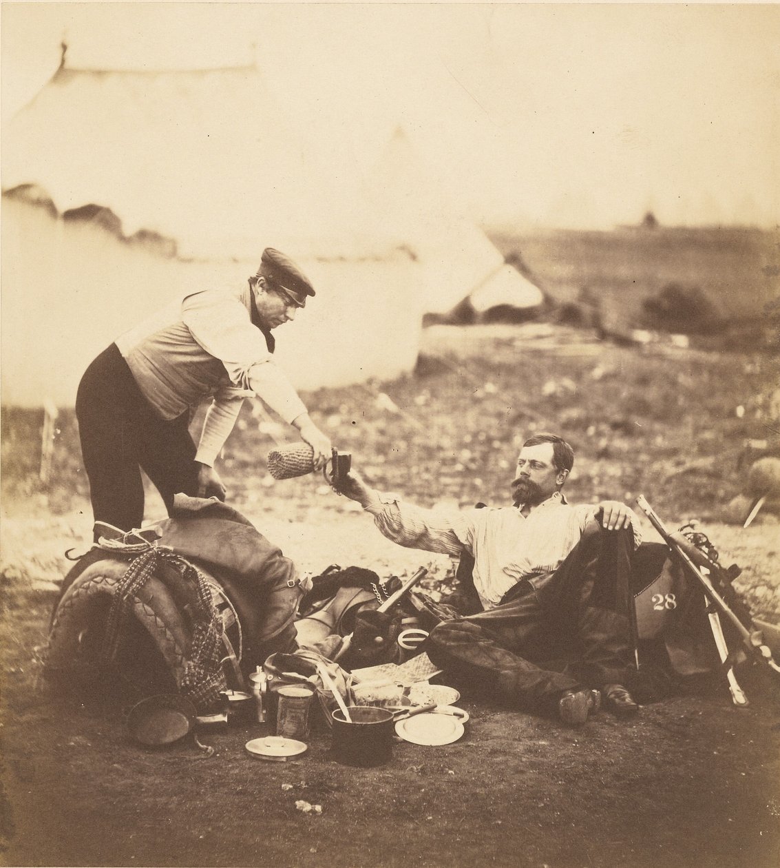 Oberstløytnant Hallewell, arbeidsdagen hans er over. av Roger Fenton