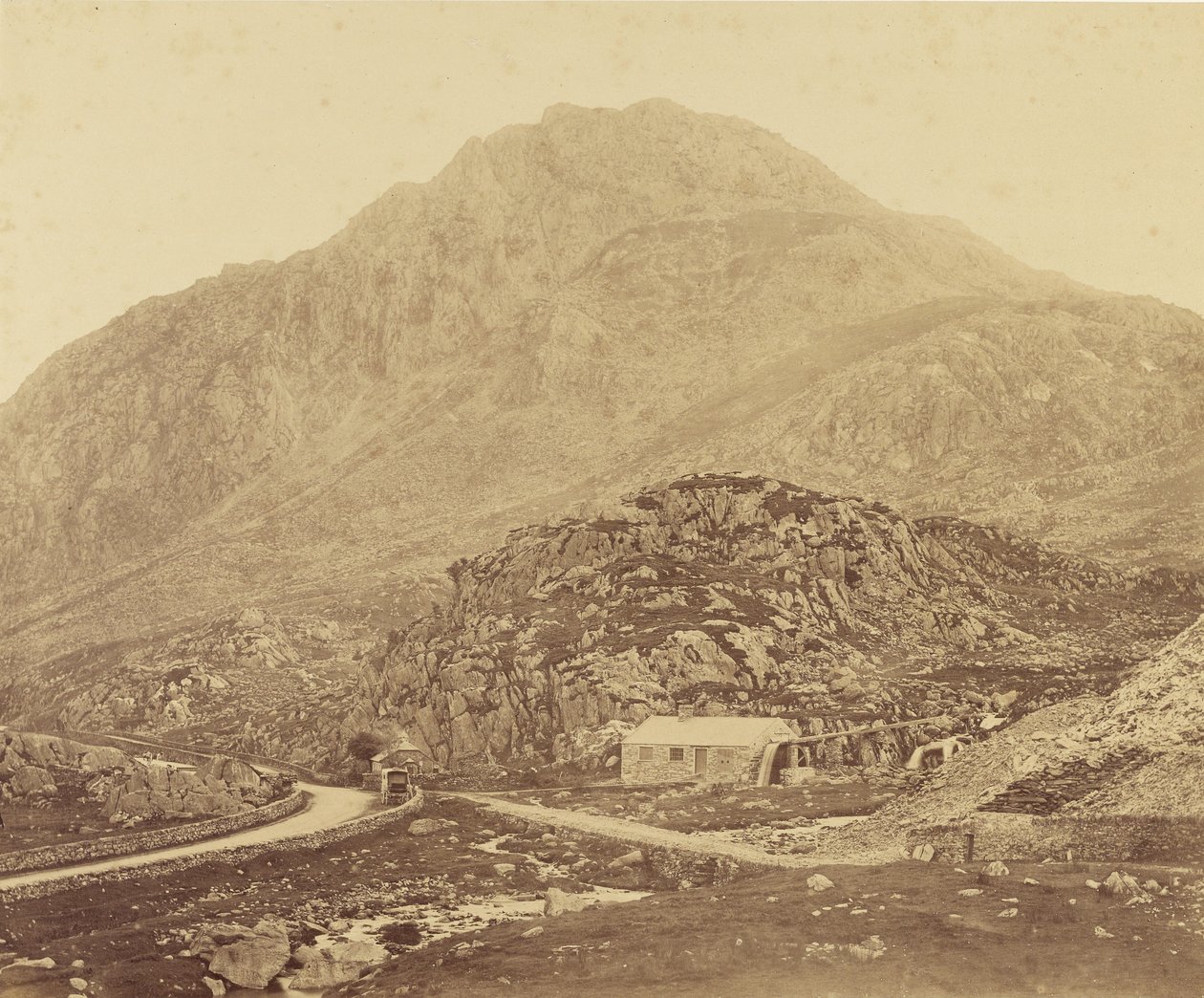 Mount Tryfan, fra Llyn Ogwen av Roger Fenton
