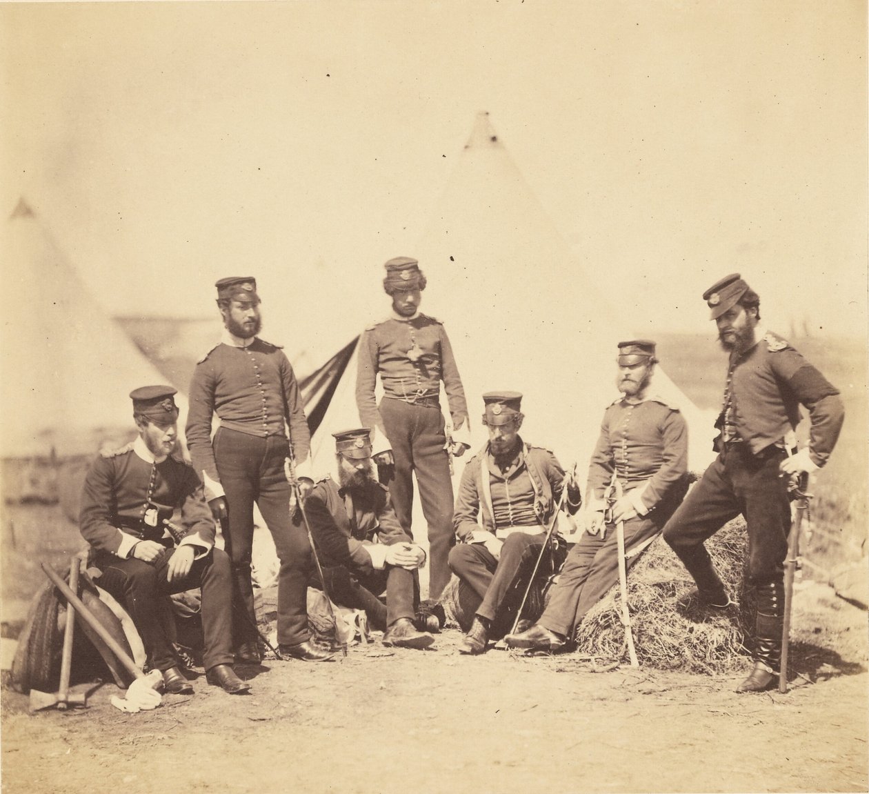 Offiserer fra 90. regiment. av Roger Fenton
