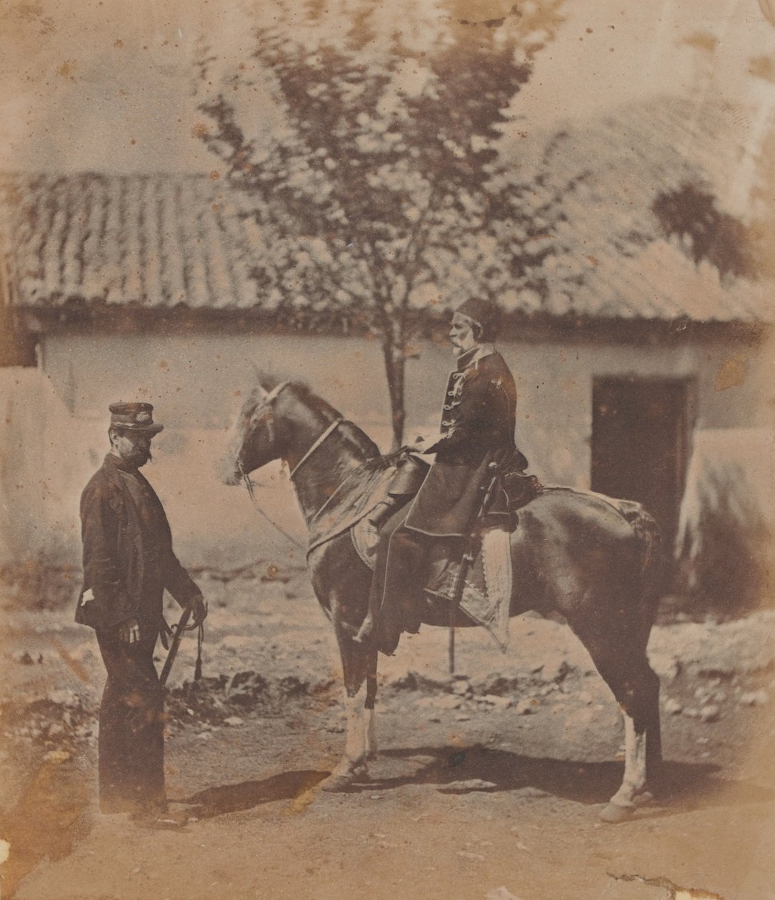 Omar Pasha og hans britiske forbindelsesoffiser, oberst Lintorn Simmons, 1855 av Roger Fenton