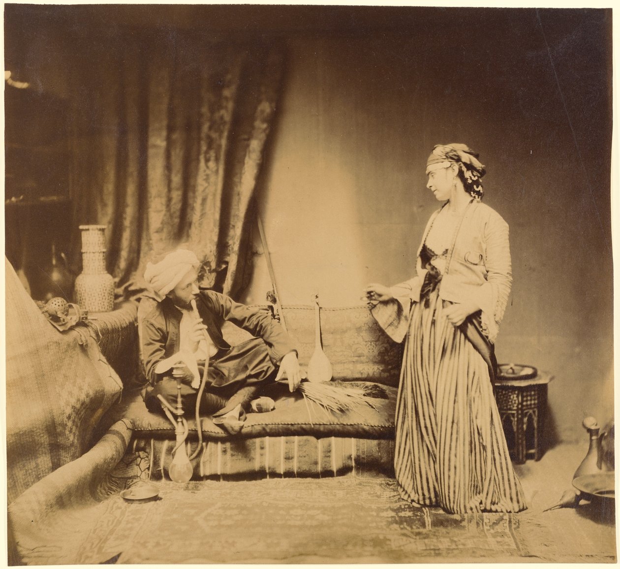 Røyker og dansende jente av Roger Fenton