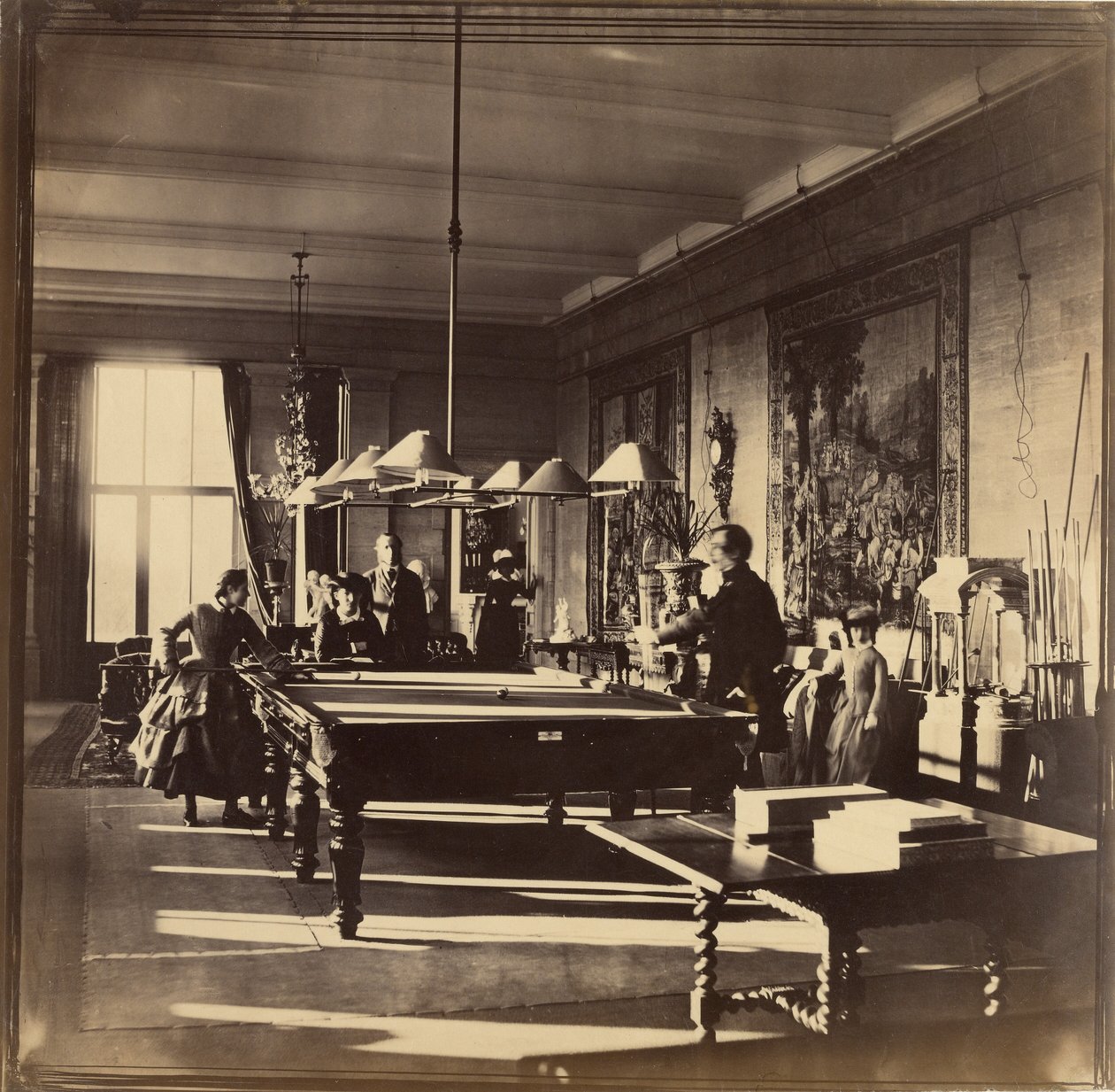 [Biljardrommet, Mentmore House] av Roger Fenton