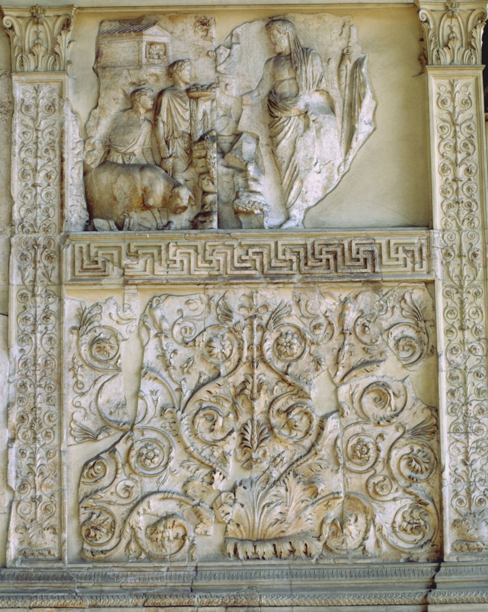 Aeneas ofrer til Penates, den vestlige veggen til Ara Pacis (marmor) av Roman