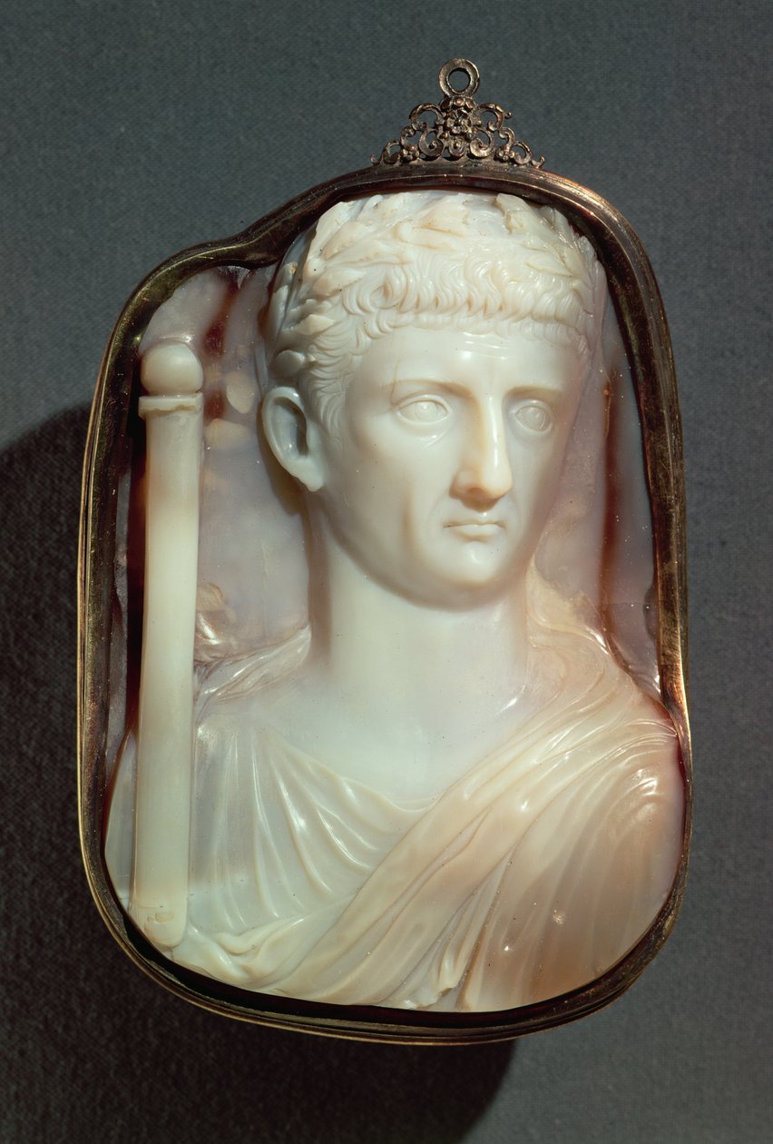 Agate Cameo, som bærer portrettet av keiser Claudius (10BC-54AD), i høyrelieff (agat) av Roman