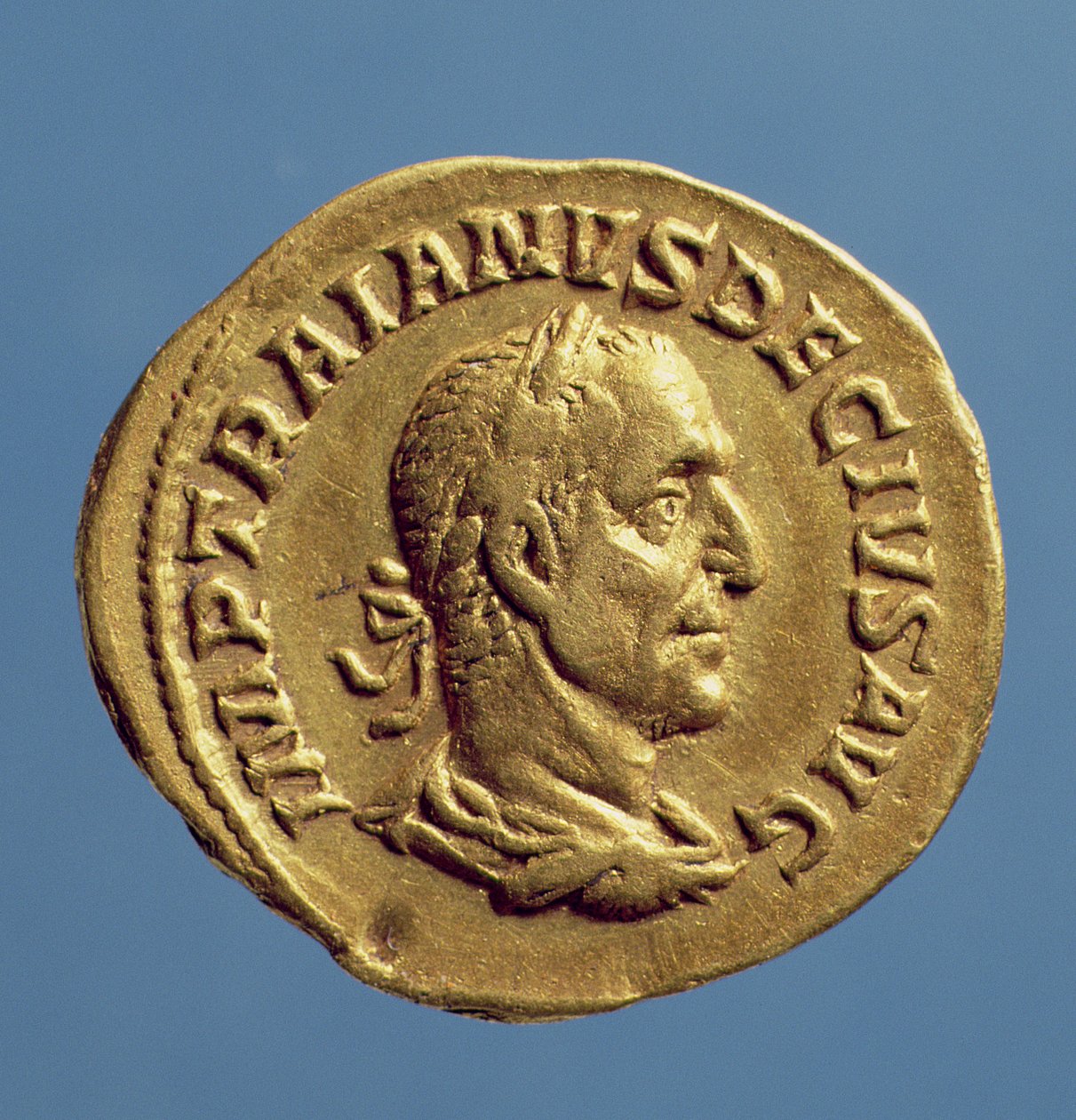 Aureus (forside) av Trajan Decius (249-251) drapert, iført laurbærkrans (gull) Inskripsjon: IMP TRAIANVS DECIVS AVG av Roman