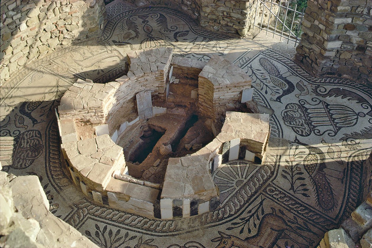 Dåpskapell med mosaikkbelegg av Roman