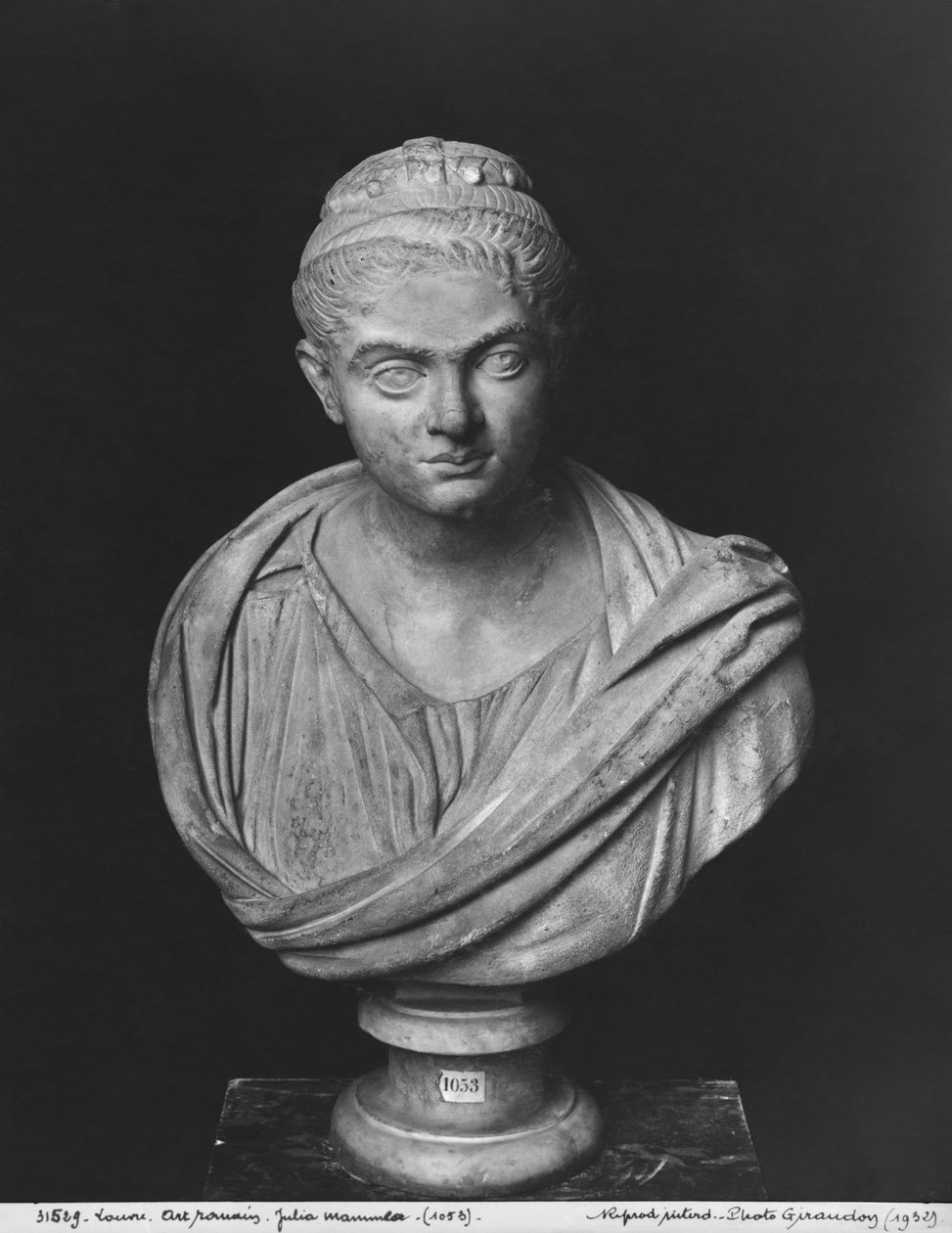 Byste av Julia Mamaea (180-235 e.Kr.) mor til keiser Severus Alexander (205-235 e.Kr.) ca. 230 (marmor) av Roman