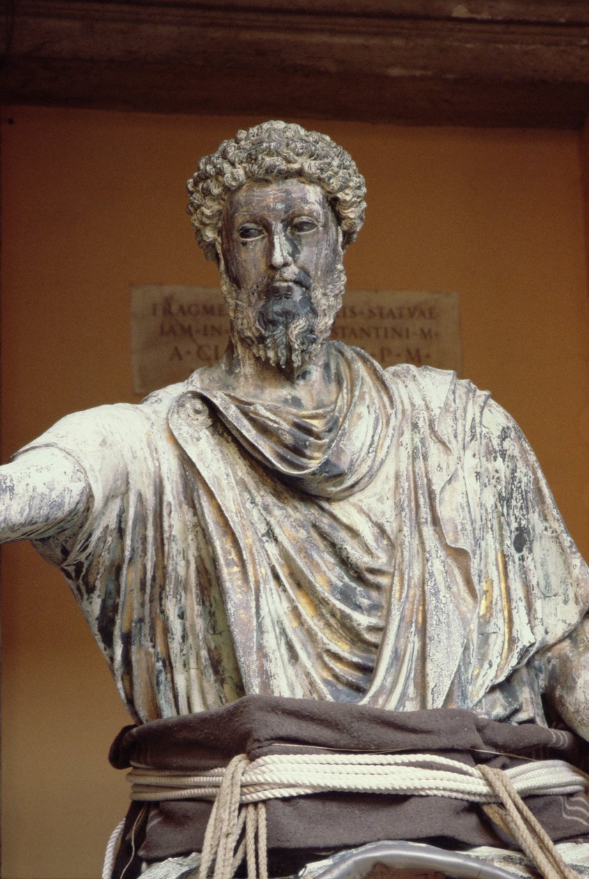 Rytterstatue av Marcus Aurelius (AD 121-180), kopi av bronseoriginalen i Palazzo Nuovo (marmor) (detalj) av Roman