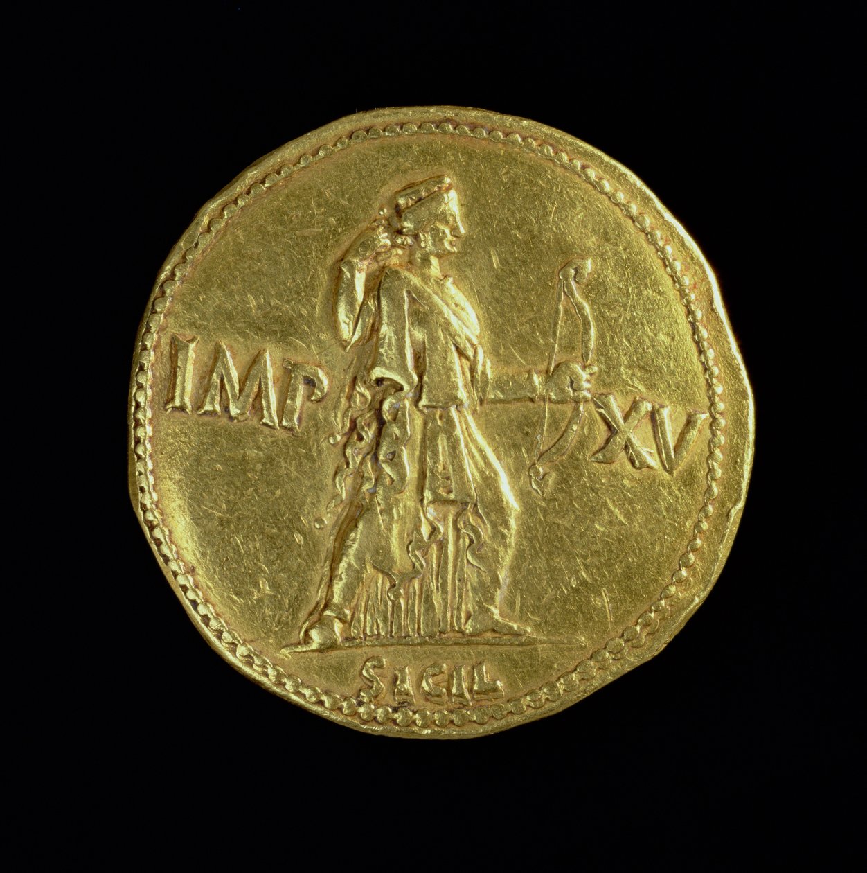 Gullmultippel (omvendt) av keiser Augustus (31 f.Kr.-14 e.Kr.) som viser gudinnen Diana. Inskripsjon: IMP XV til venstre og høyre for Diana, under SICIL (for forside se 85232) av Roman