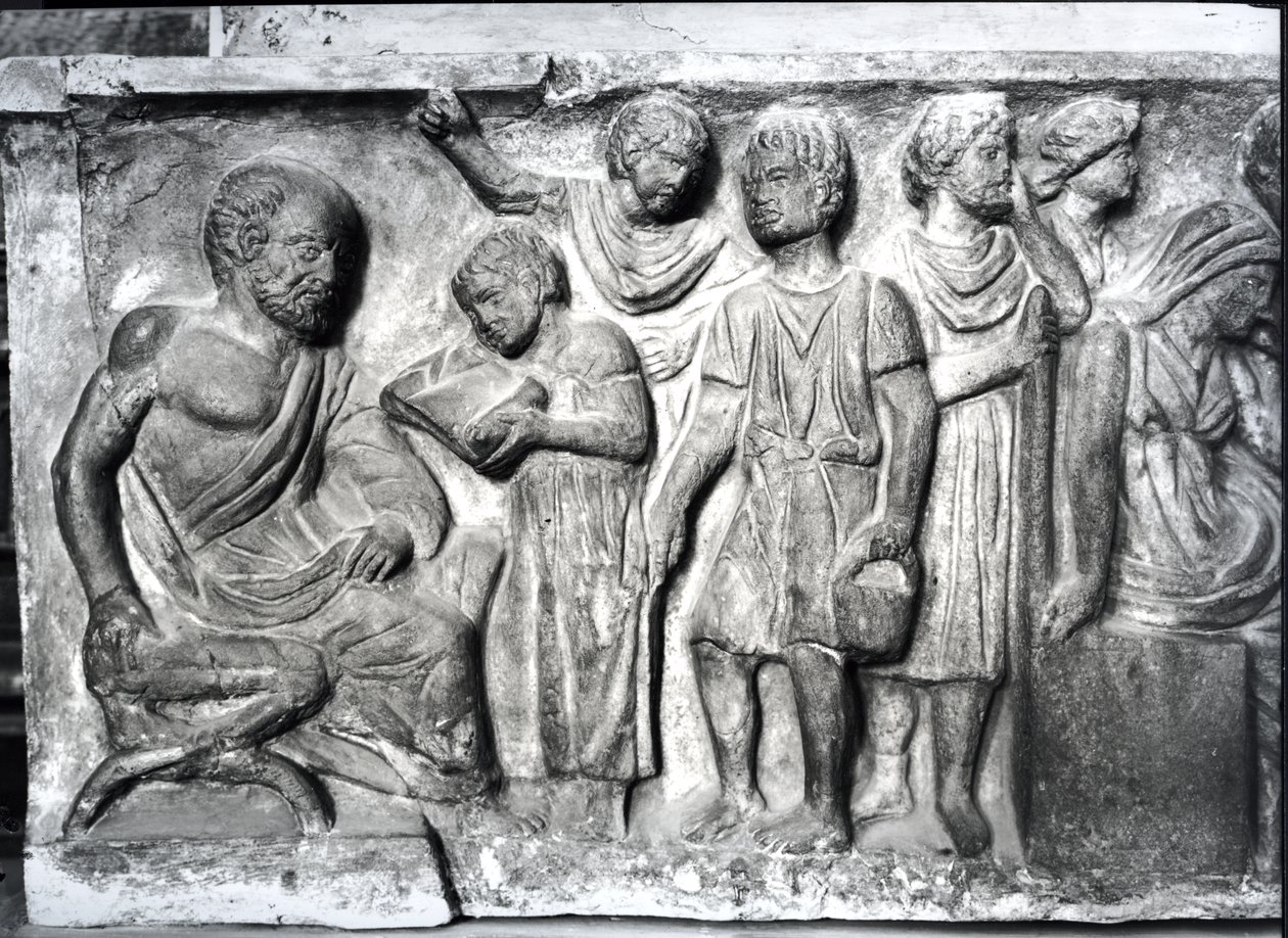 Relieff som viser en gutt som leser for læreren sin, detalj fra konklamasjonens sarkofag av Roman