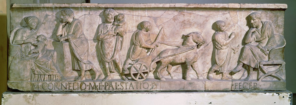 Sarkofag av Cornelius Statius som skildrer scener fra livet til et barn (marmor) av Roman