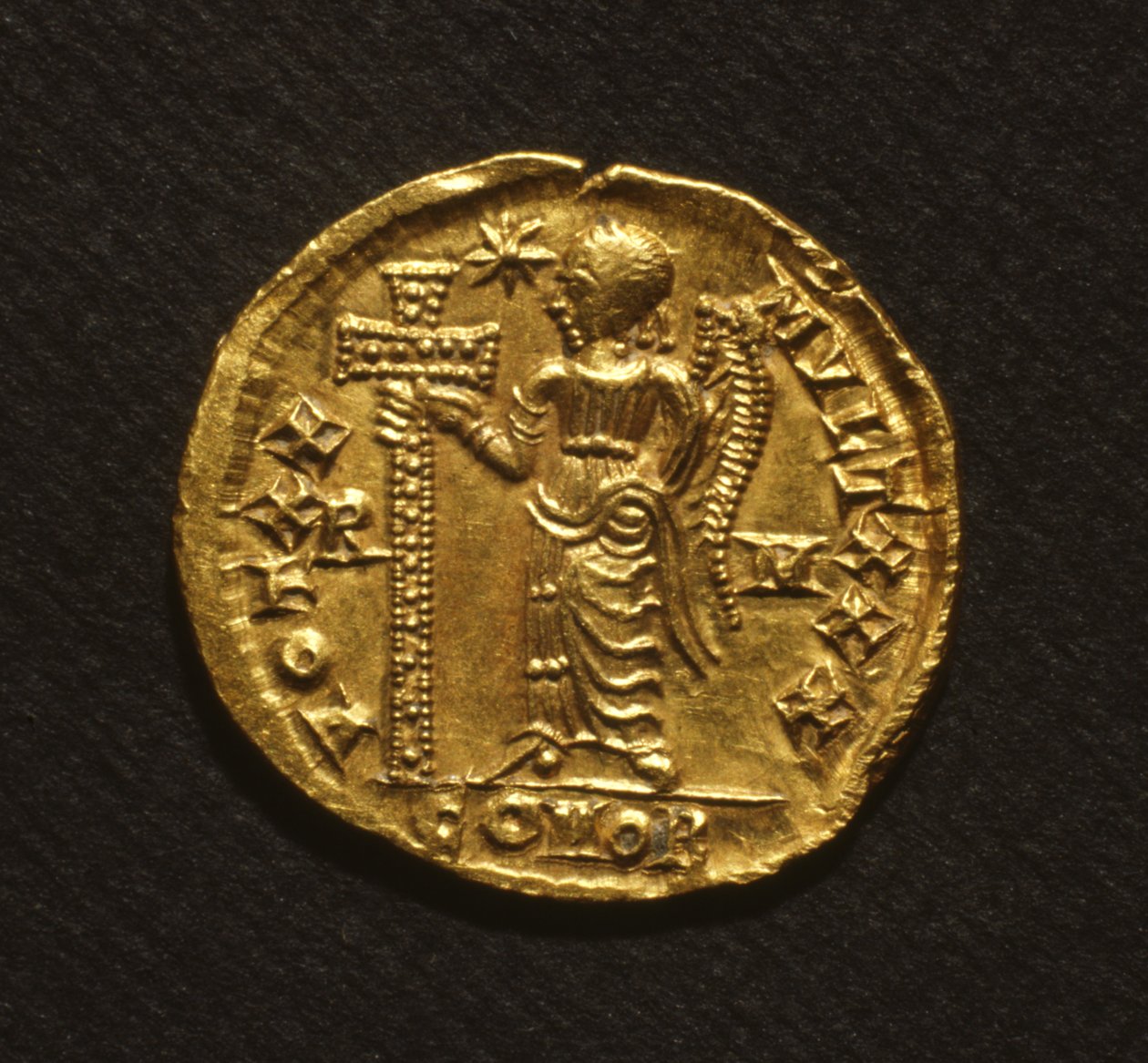 Solidus av Galla Placidia, 425-50 (gull) av Roman