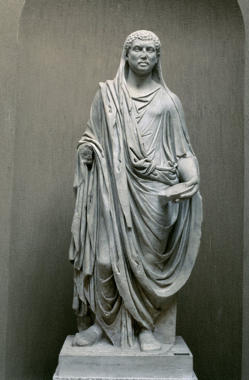 Statue av keiser Maxentius (306-312 e.Kr.) som Pontifex Maximus (marmor) av Roman