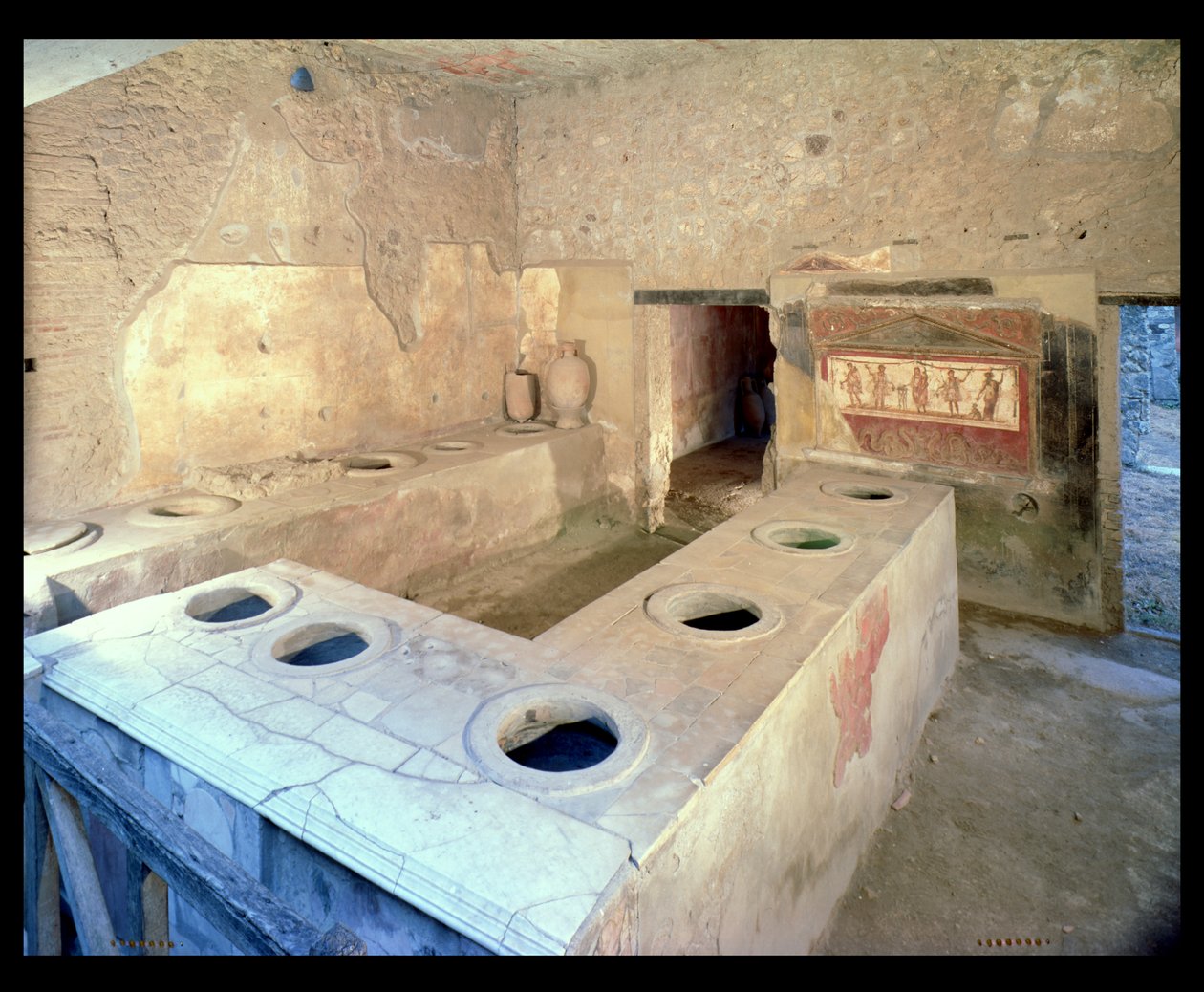 The Counter of thermopolium, via dell