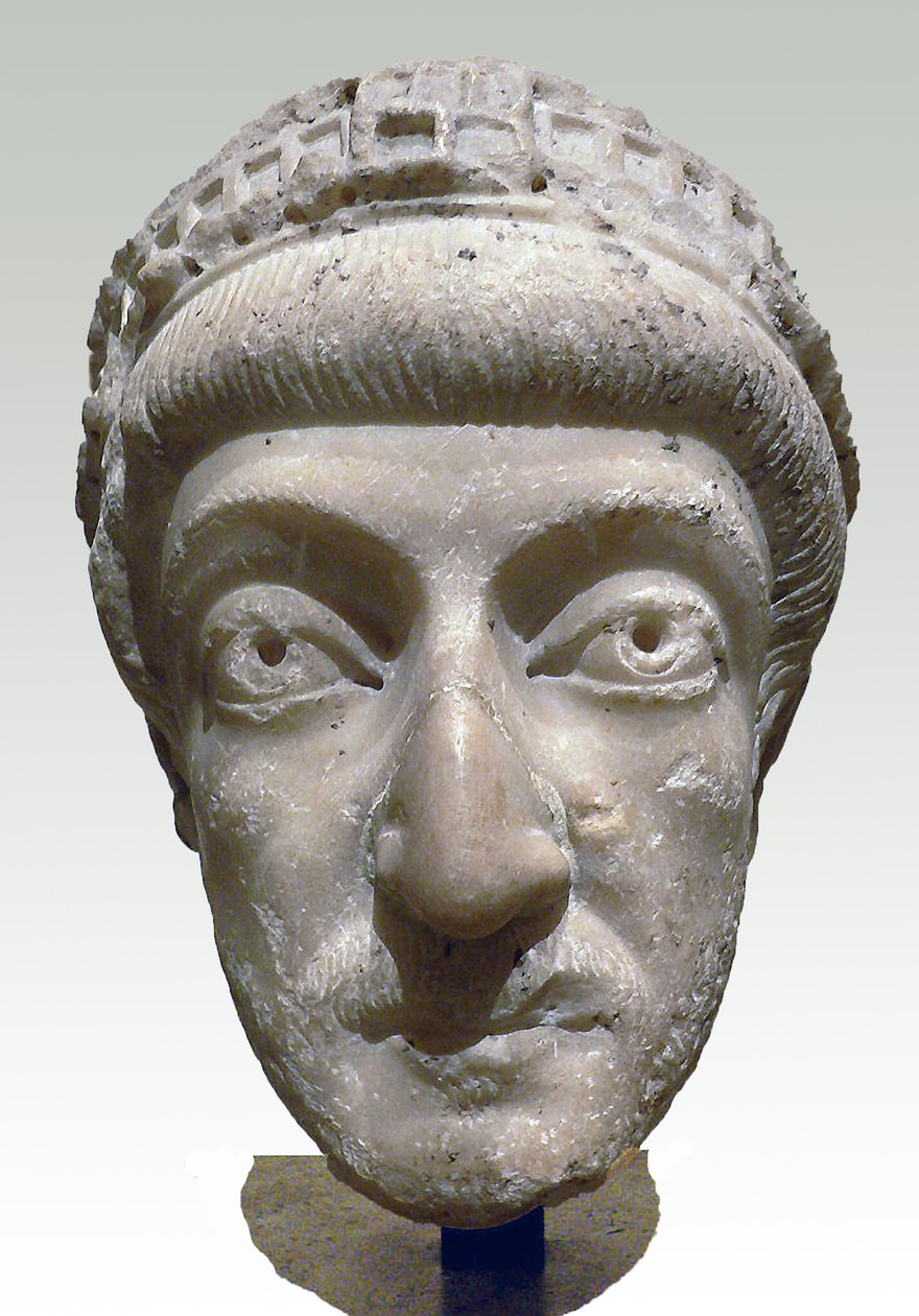 Theodosius II (marmor) av Roman