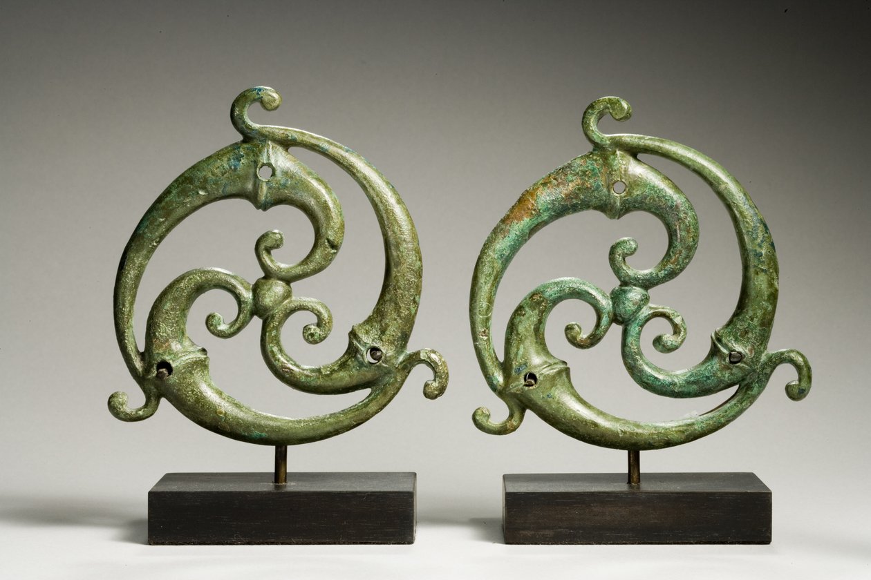 Triskele-applikasjoner, romansk-keltisk, ca. 3. århundre e.Kr. (bronse) av Roman