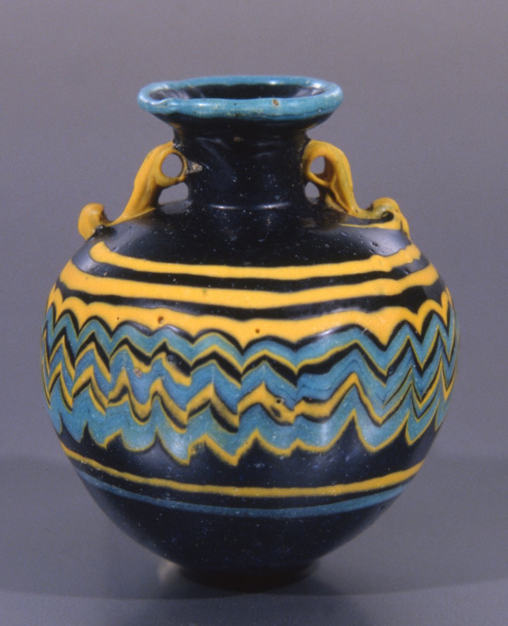 Vase, fra graven til Poggio Sommavilla (glasspasta) av Roman